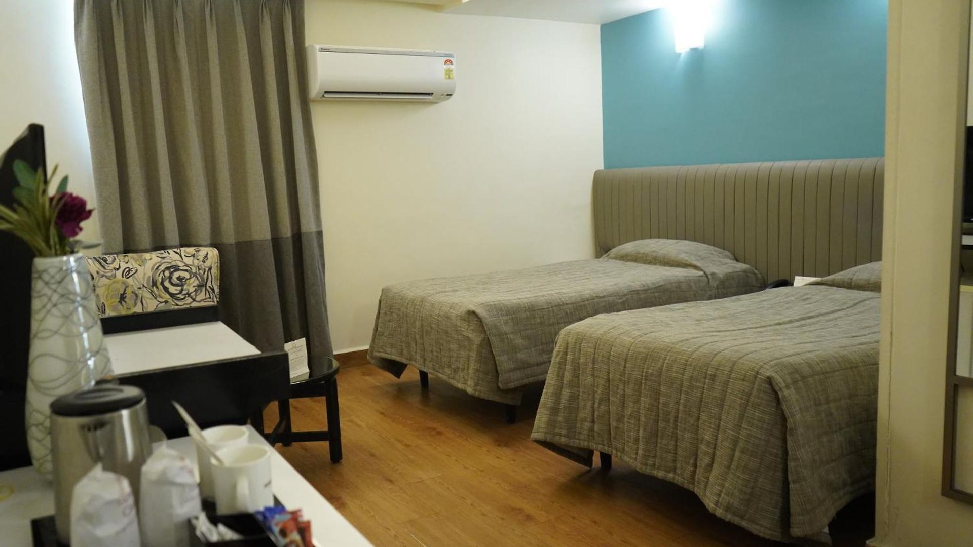 Diplomat, Colaba Hotel