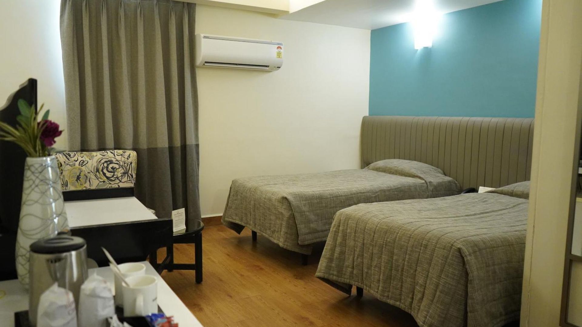 Diplomat, Colaba 3*