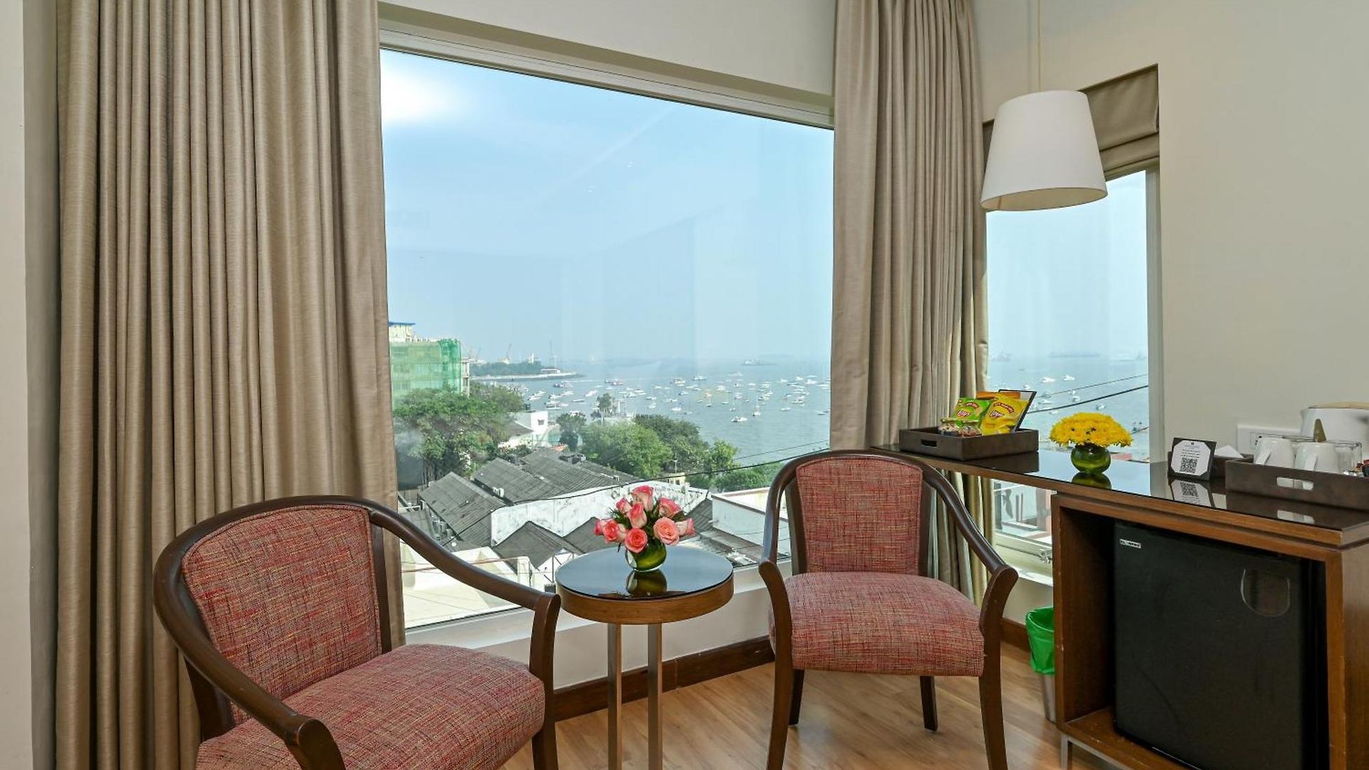 Fariyas , Colaba