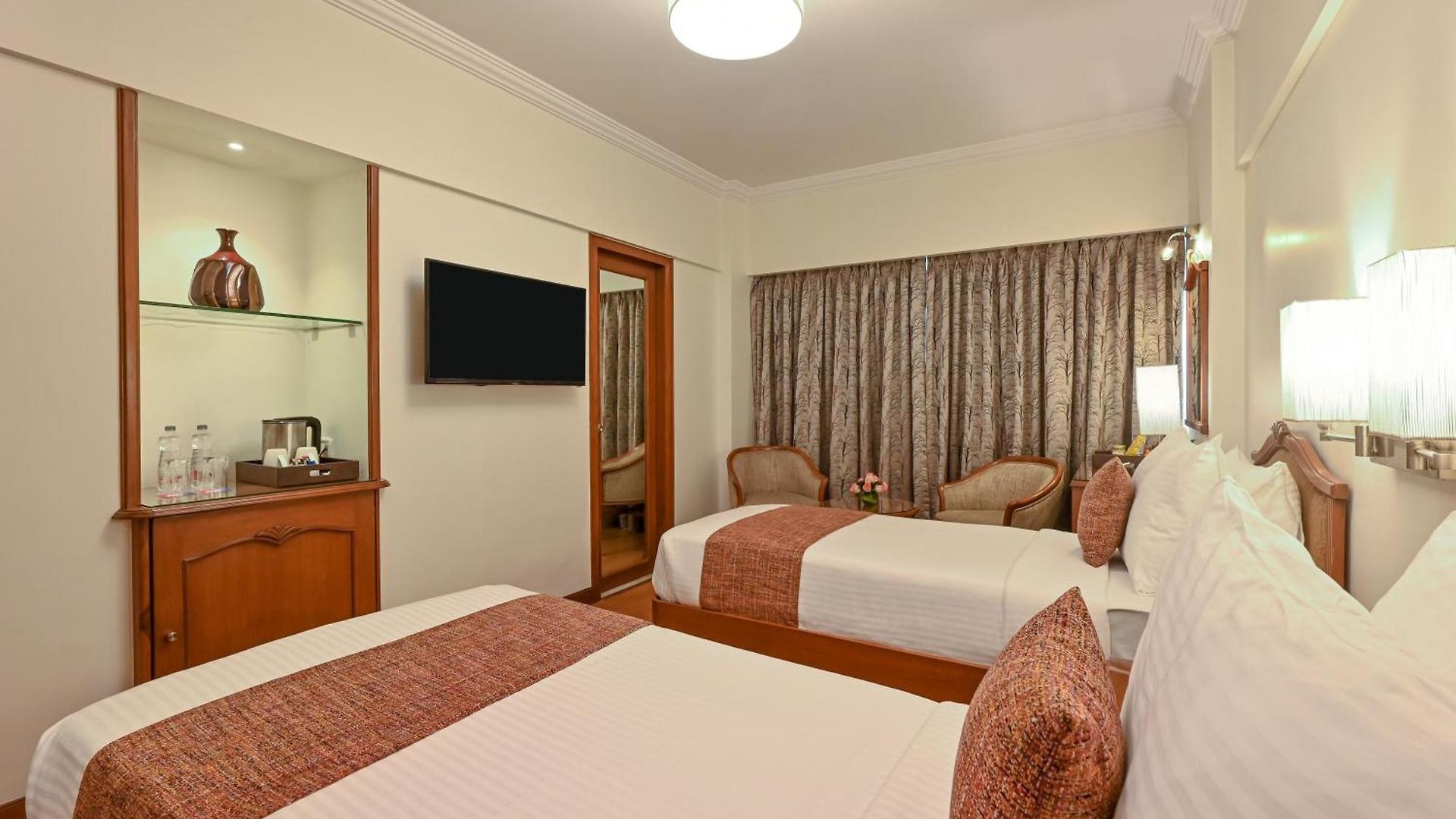 Fariyas , Colaba Hotel Mumbai