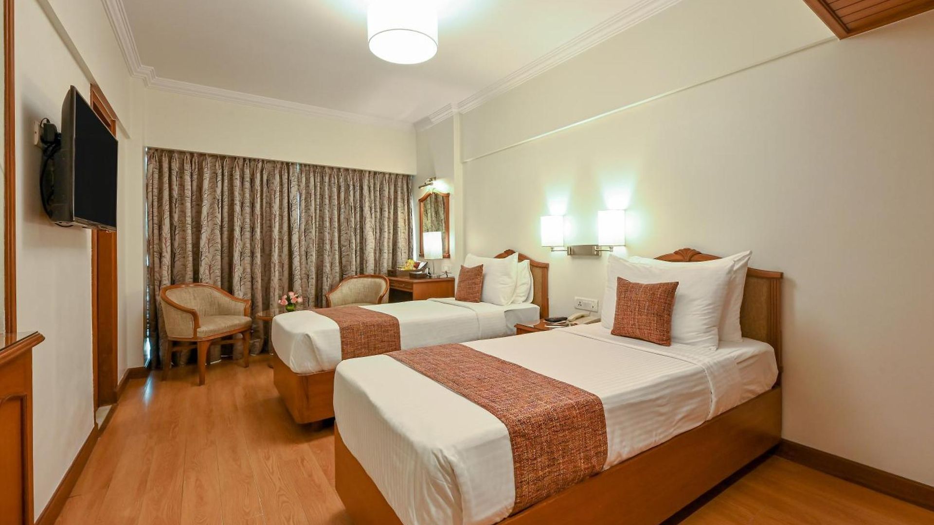 Fariyas , Colaba