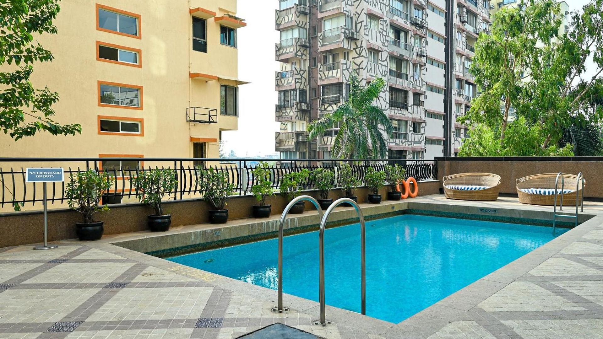Hotel Fariyas , Colaba Mumbai