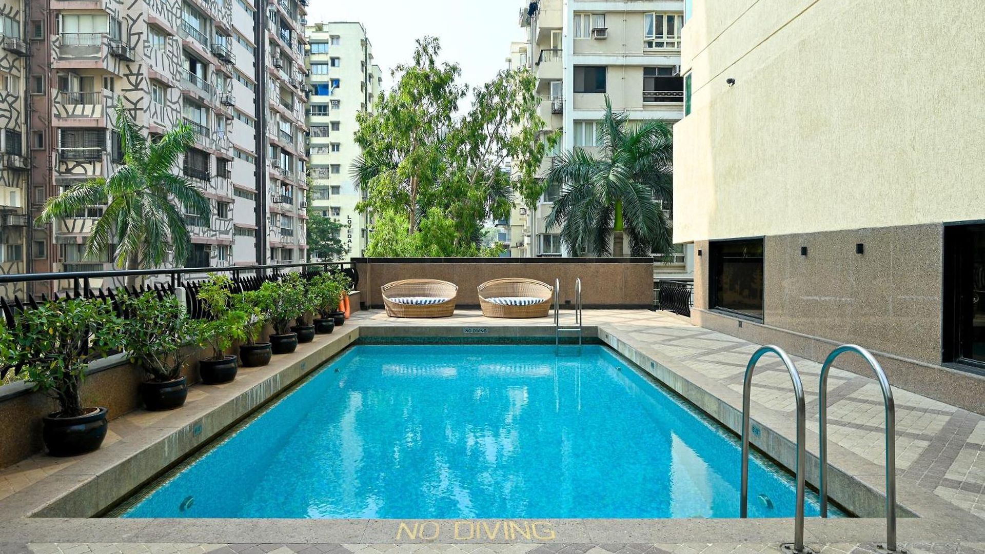 Fariyas , Colaba Hotel