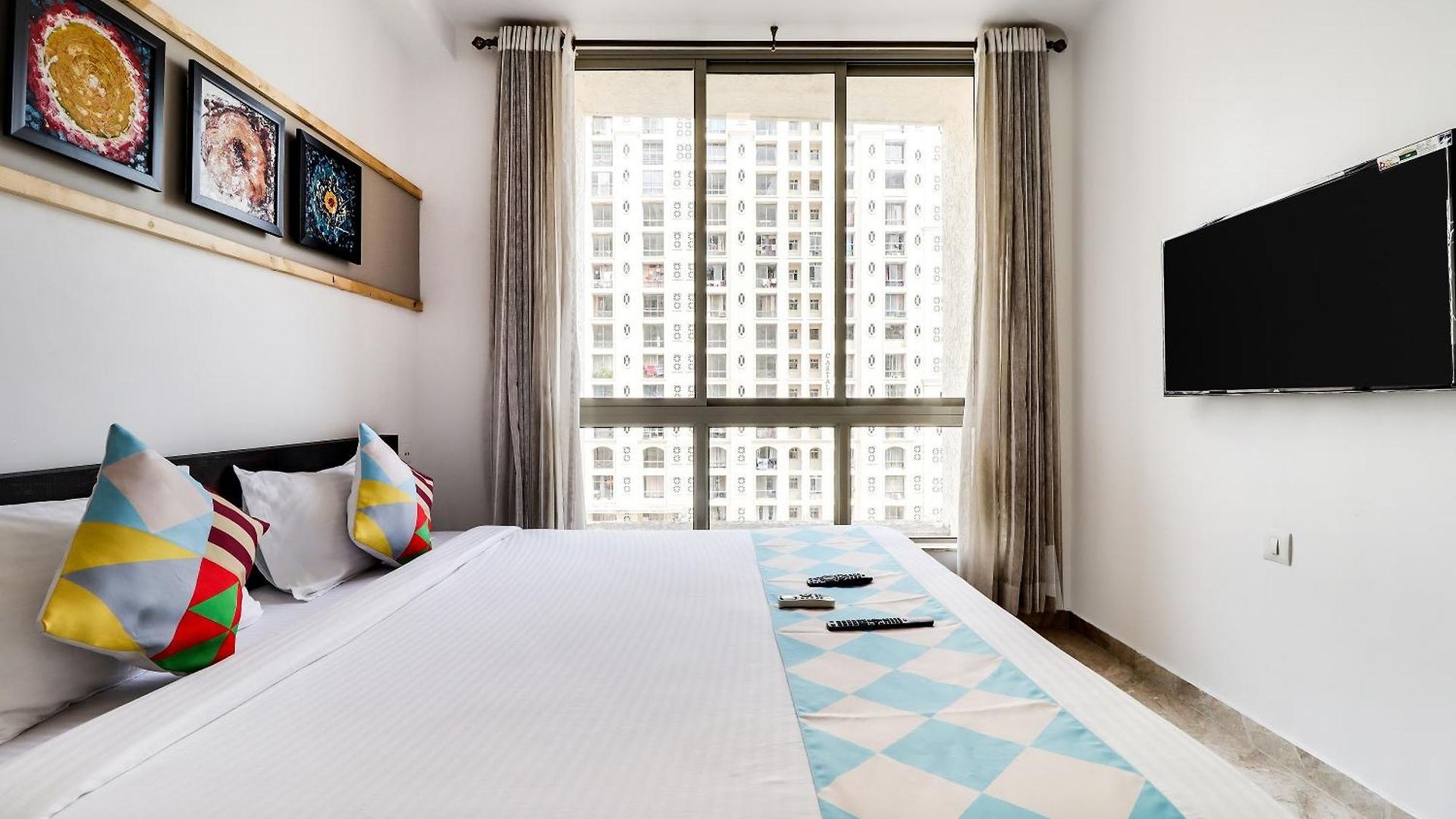 Guest house Oyo Elegant Hiranandani 3*