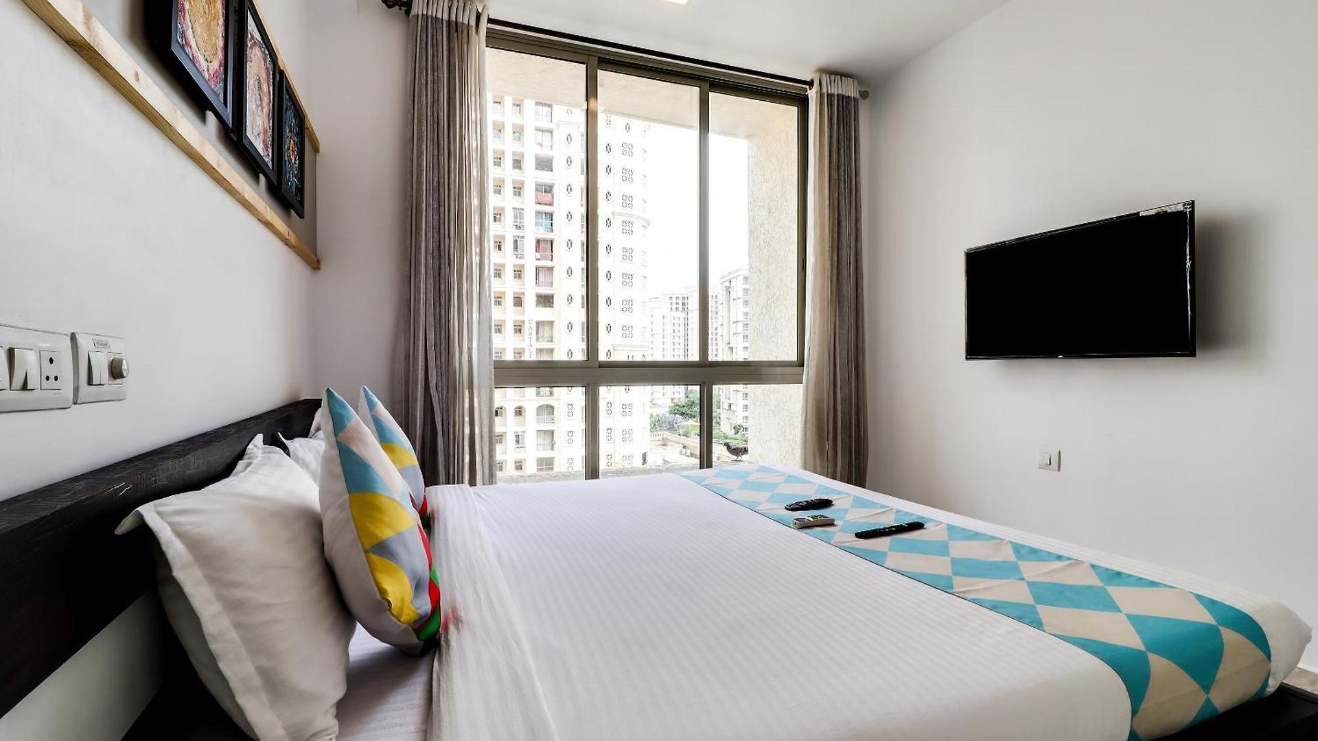 Oyo Elegant Hiranandani Mumbai
