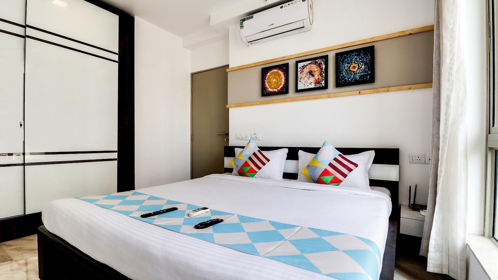 Oyo Elegant Hiranandani 3*