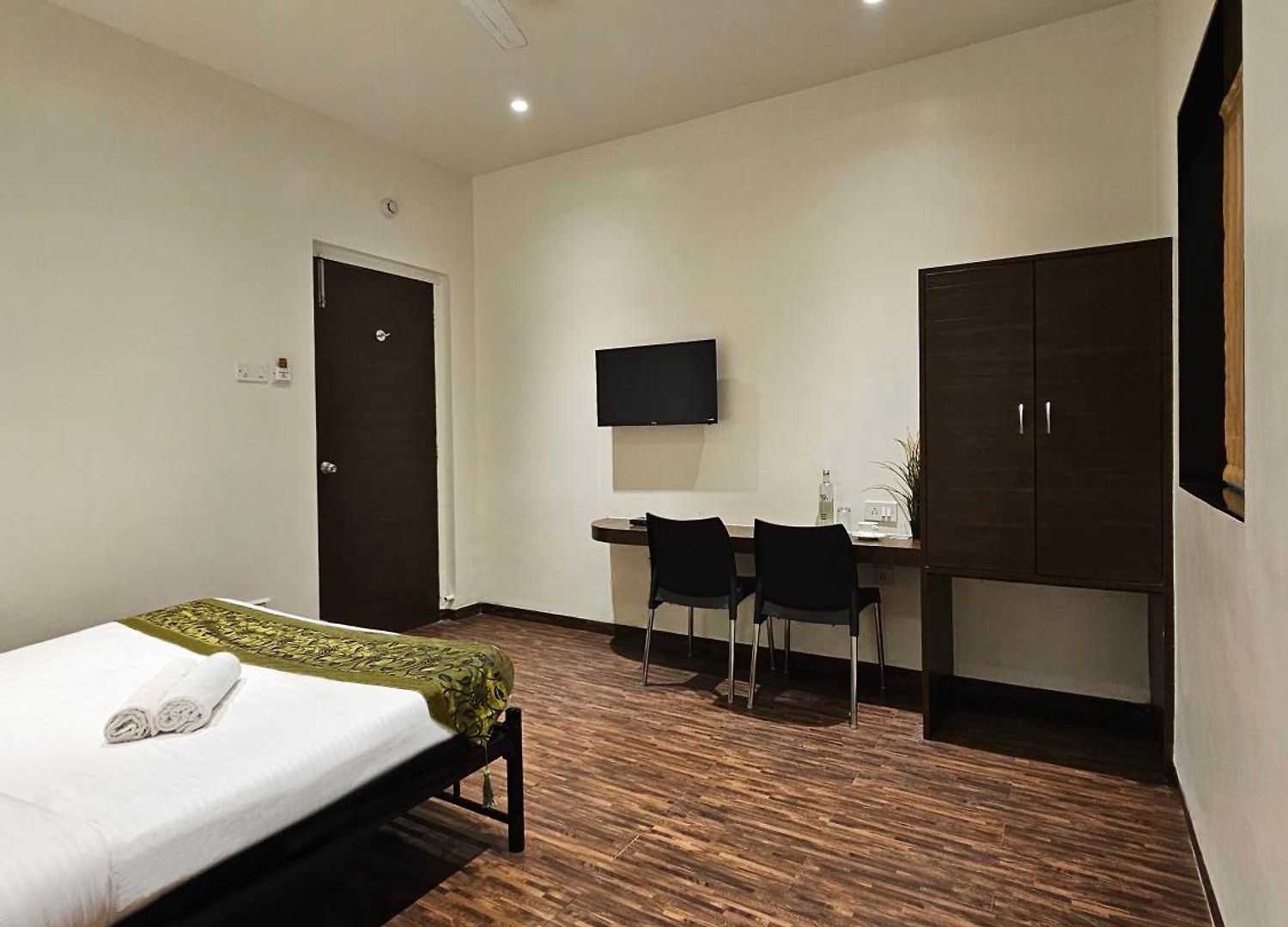 Kumkum Hotel Mumbai