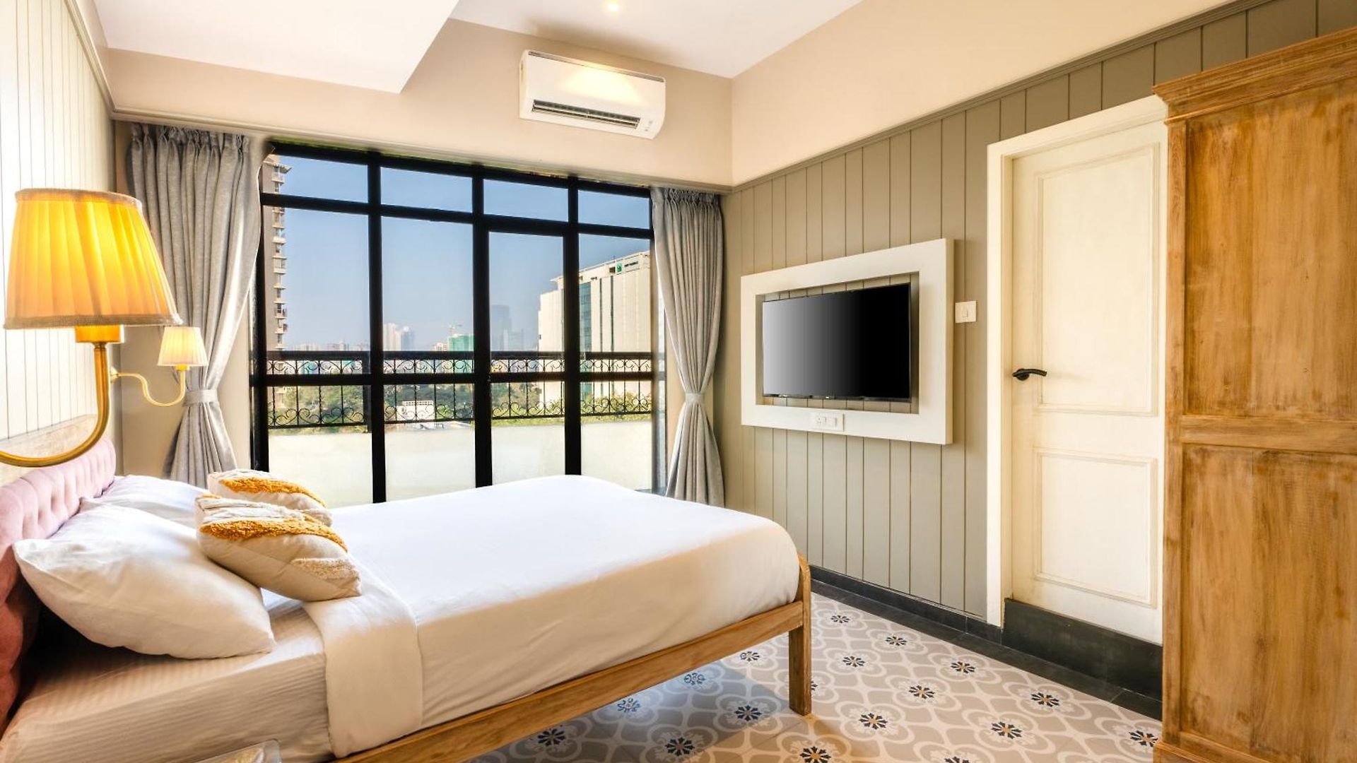 Arnna-Nesco Goregaon 4*