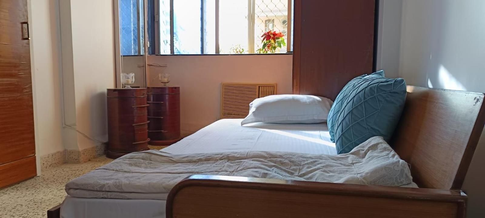 Homestay Seaview Bandra W Nr Taj Indian Women Only *