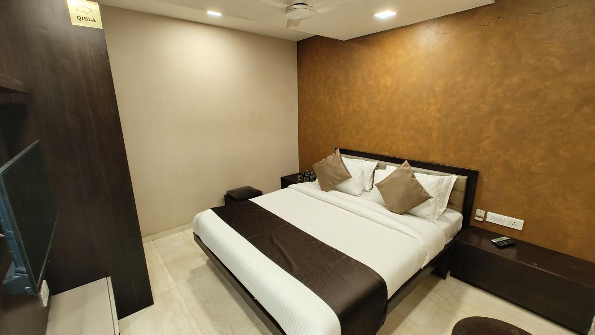 The Majlis - Colaba