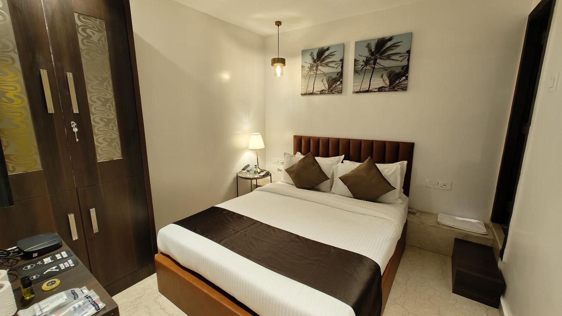 The Majlis - Colaba Hotel Mumbai