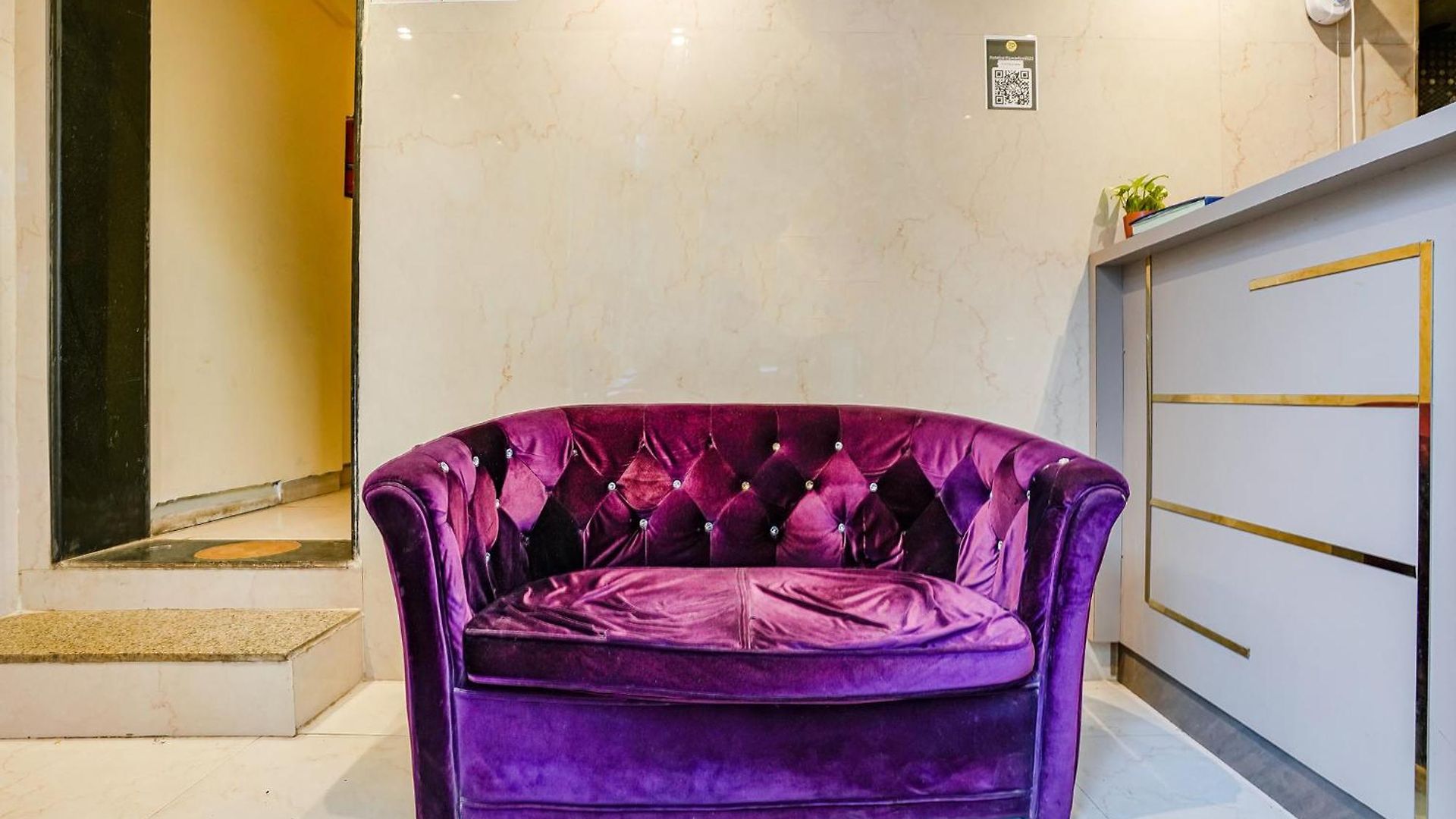 Fabexpress Earth Paradise Hotel Mumbai