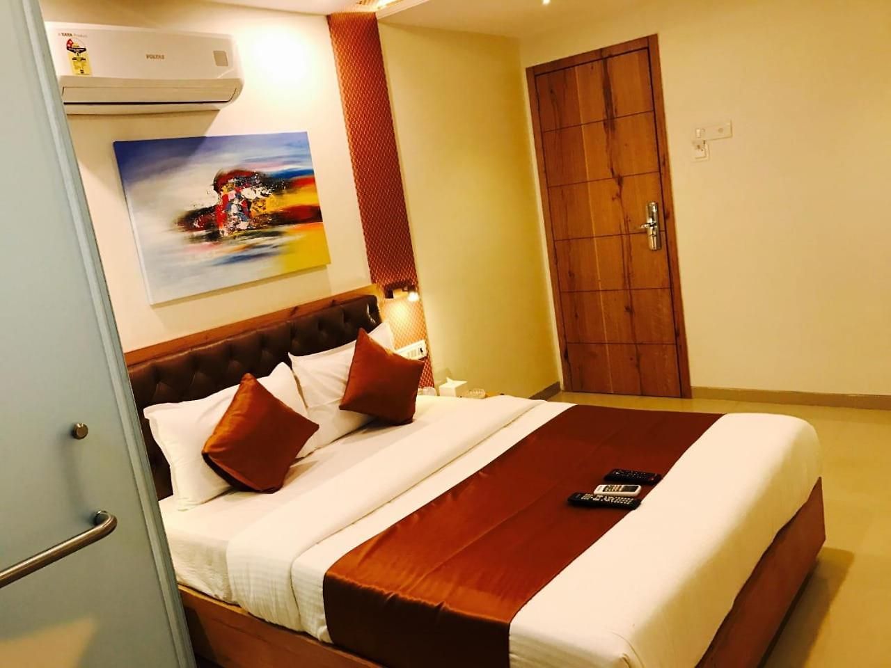 Apartment Grandeur By Avion Palace Near T2 International Airport Mumbai
