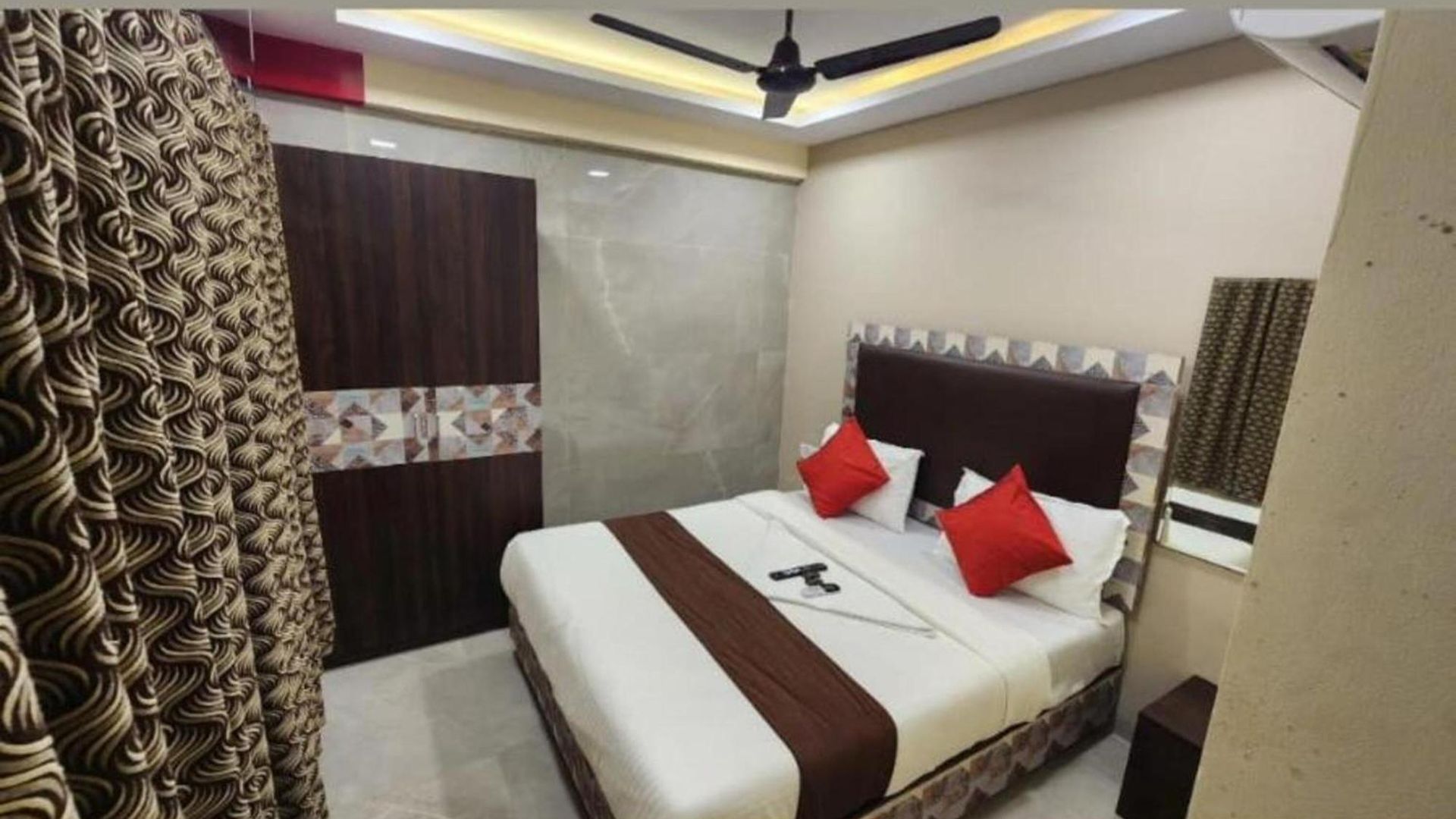 Hotel Vaithi Residency - Andheri West Mumbai
