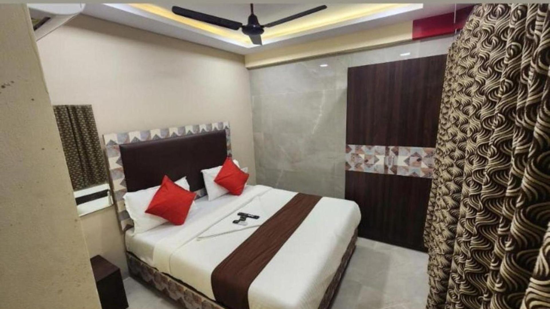 Hotel Vaithi Residency - Andheri West Mumbai