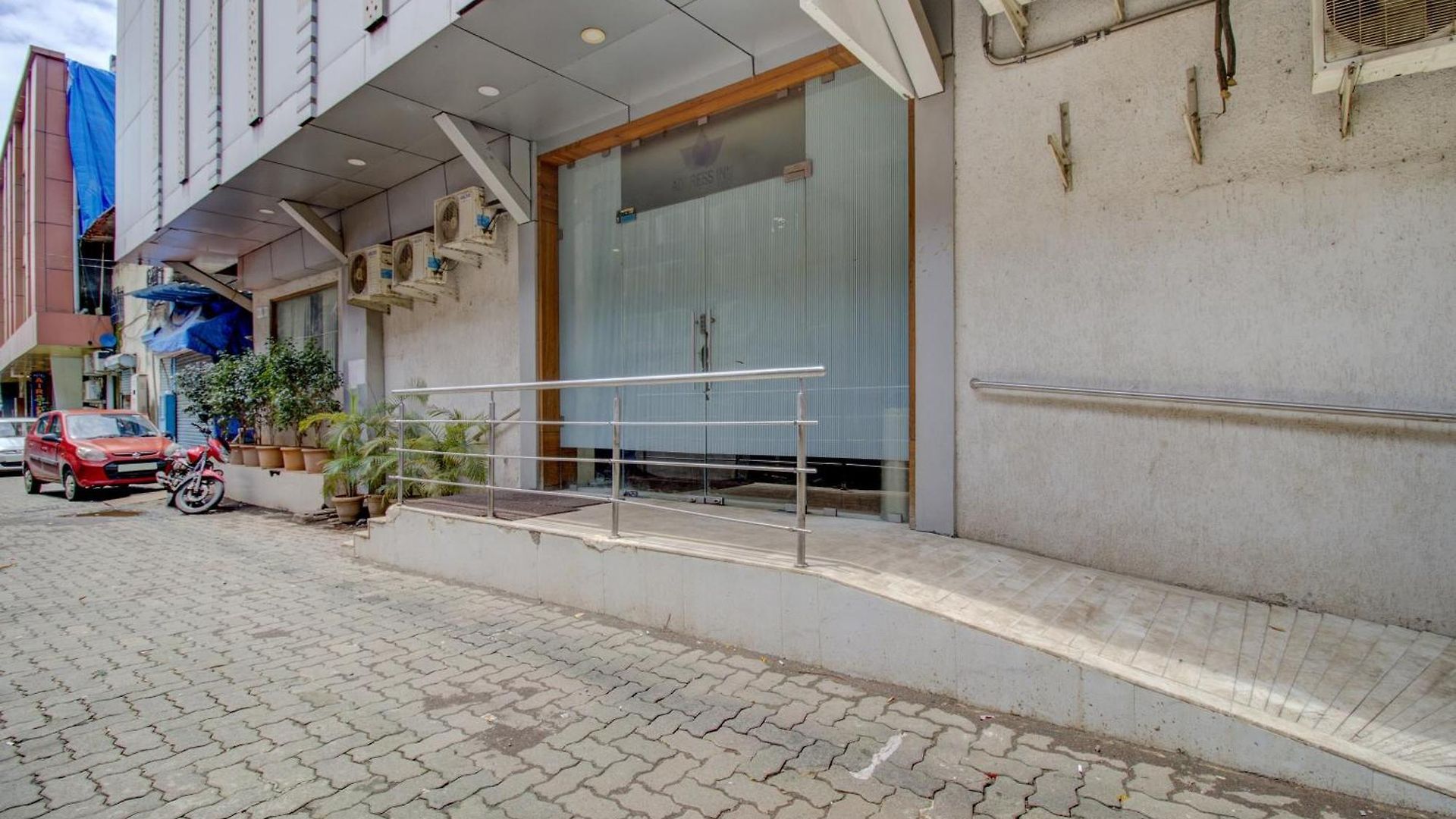 Hotel O Address 4*