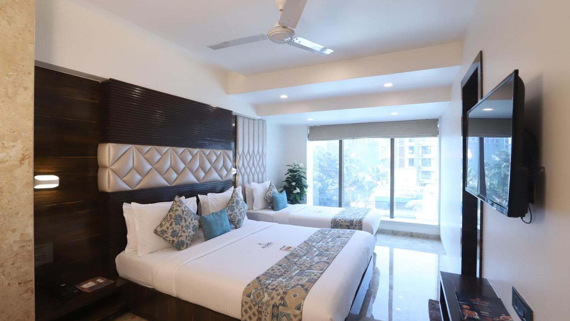 Auris & Banquets, International Airport Hotel 4*