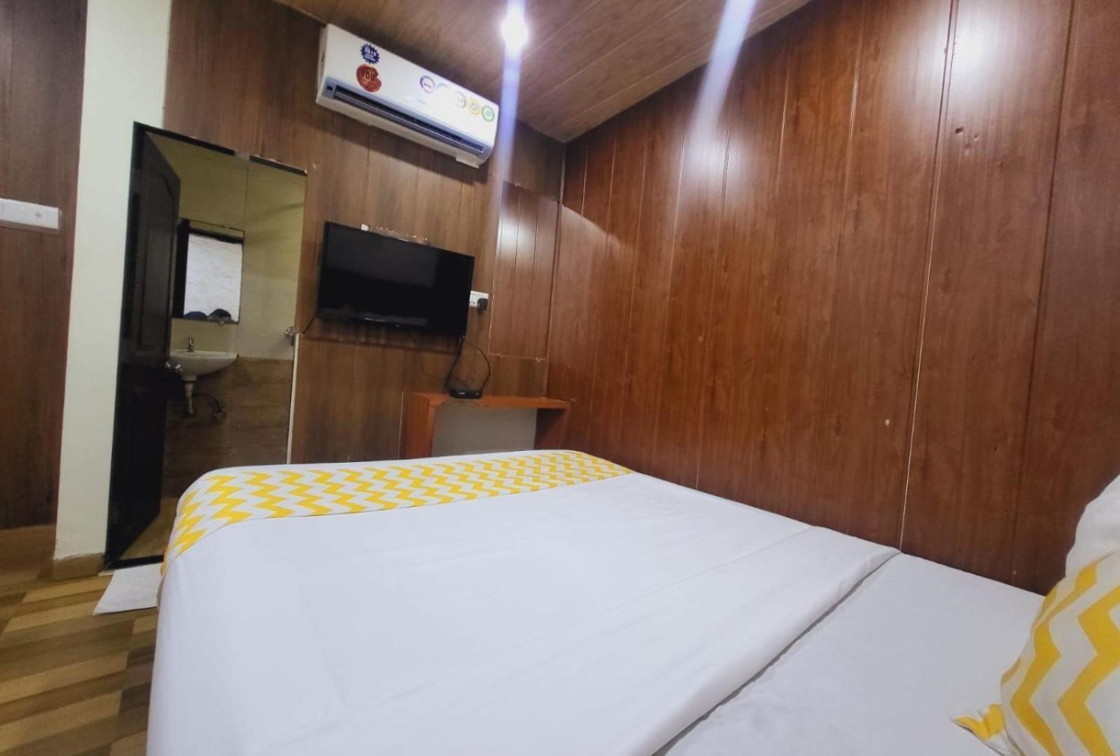 Airport Residency Bed & Breakfast *