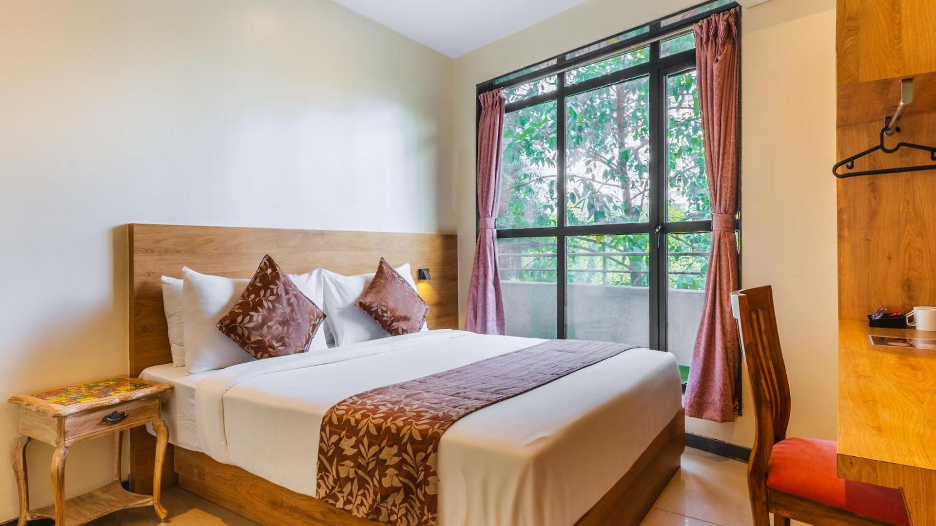 Arnna-Nesco Goregaon 4*