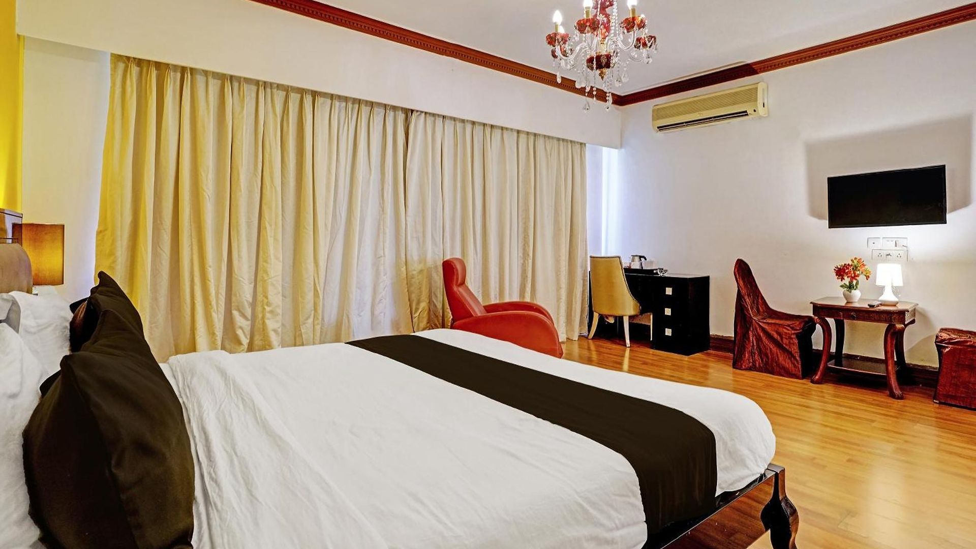 Townhouse Royal Palms - Rose Collection Hotel