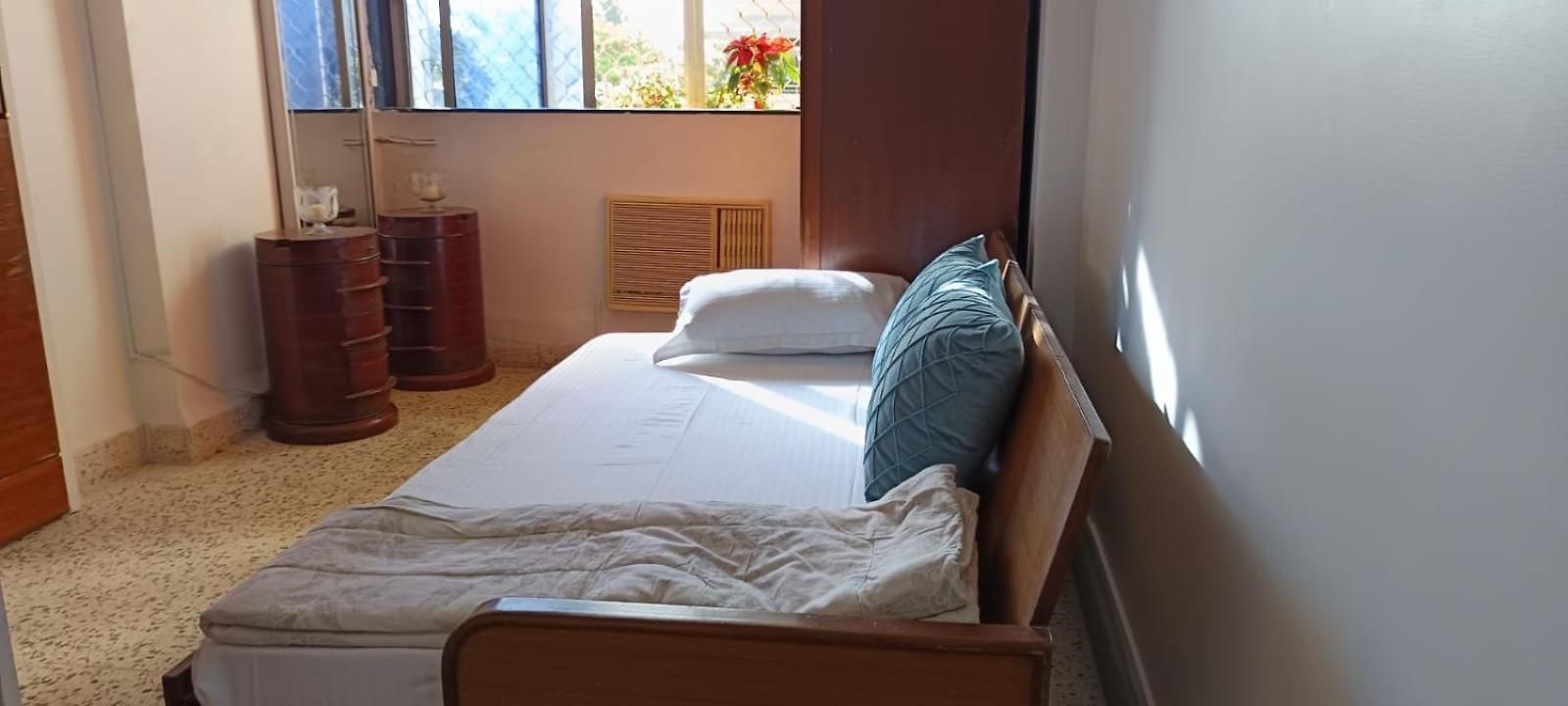 Homestay Seaview Bandra W Nr Taj Indian Women Only *