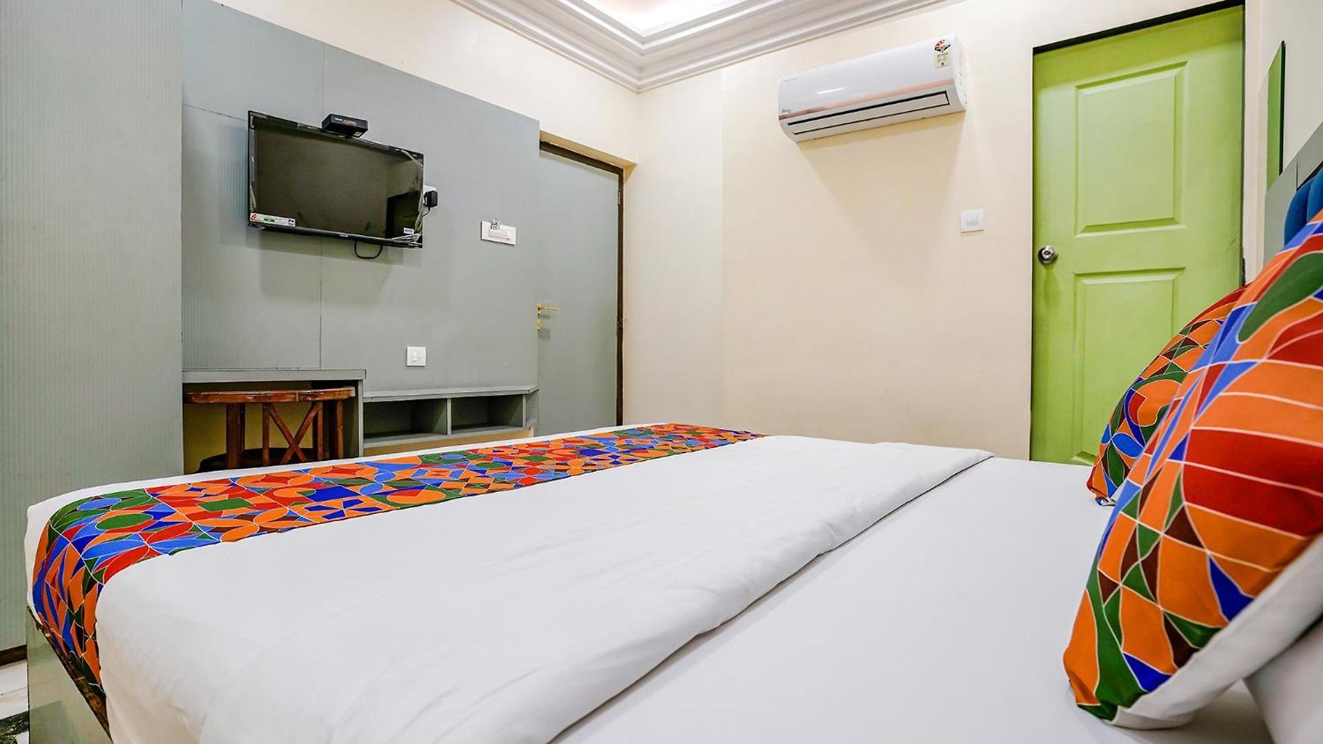 Fabexpress Earth Paradise Hotel Mumbai