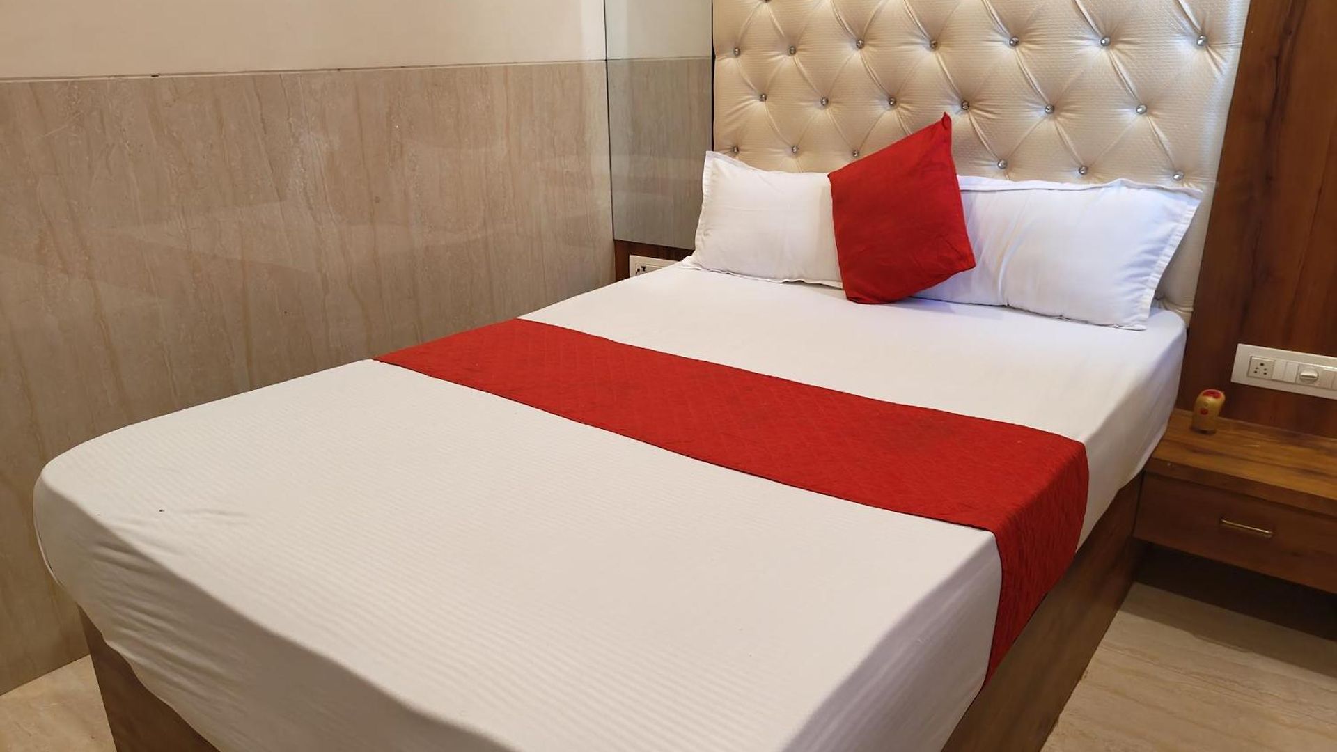 Bed & Breakfast Dream Palace Residency - Near To Us Embassy Bkc 2*