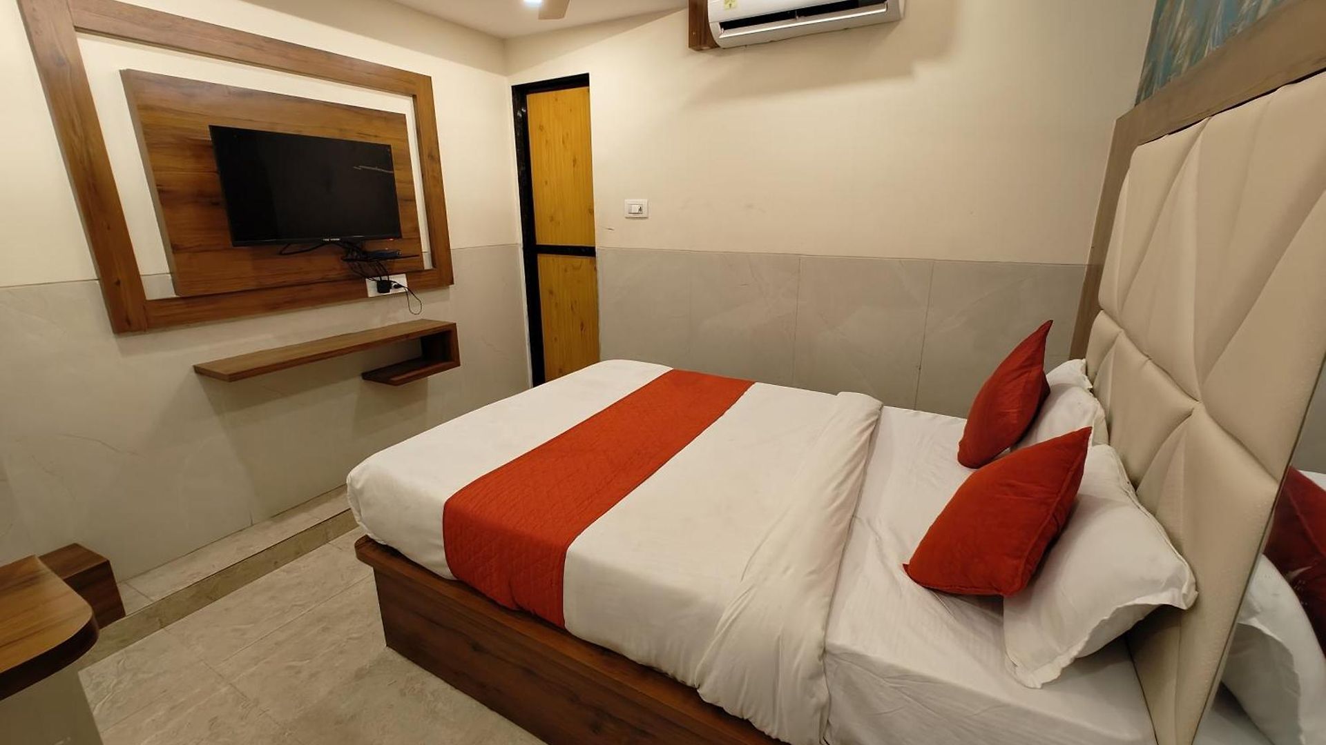 Bed & Breakfast Dream Palace Residency - Near To Us Embassy Bkc 2*