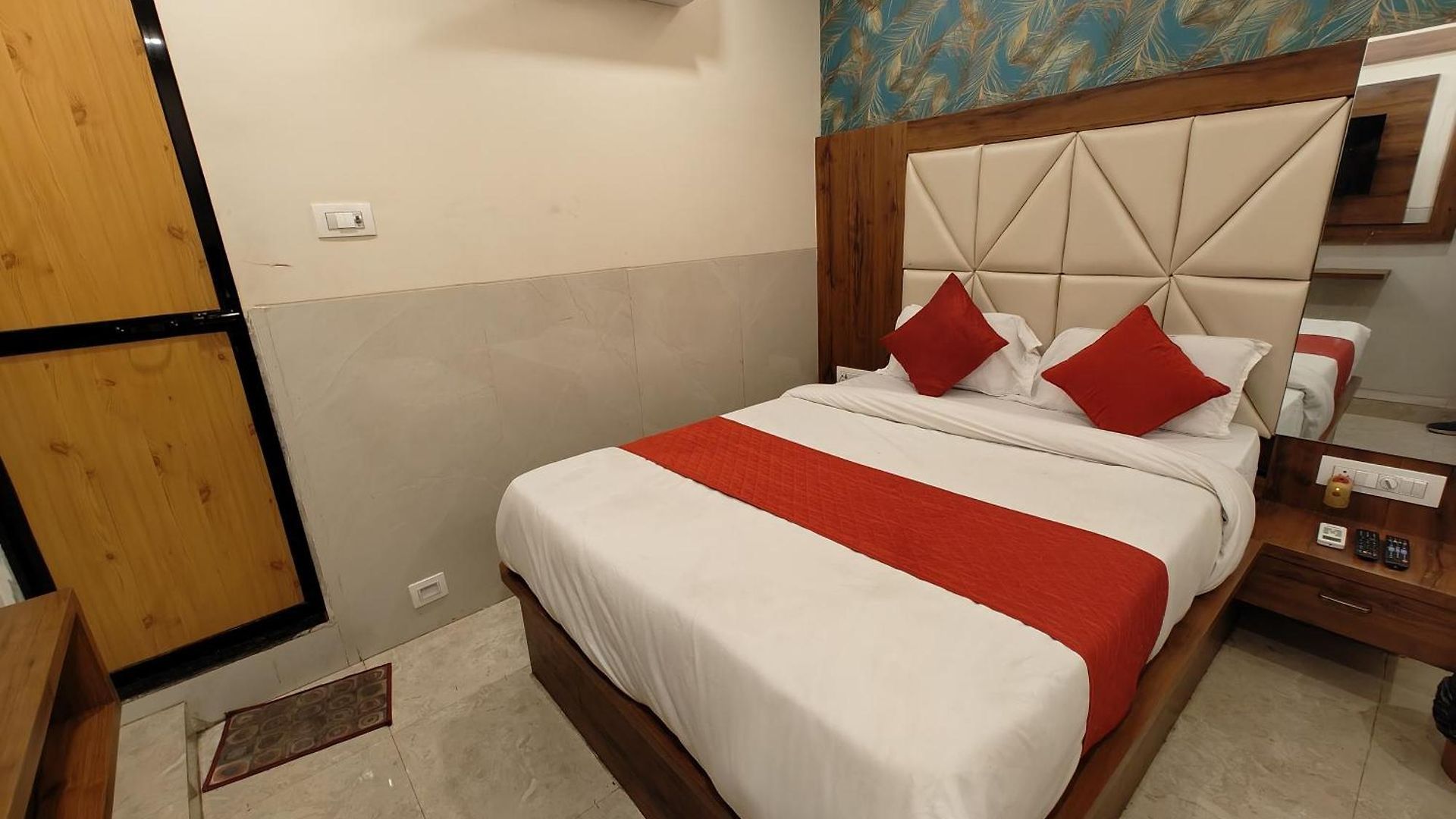 Bed & Breakfast Dream Palace Residency - Near To Us Embassy Bkc