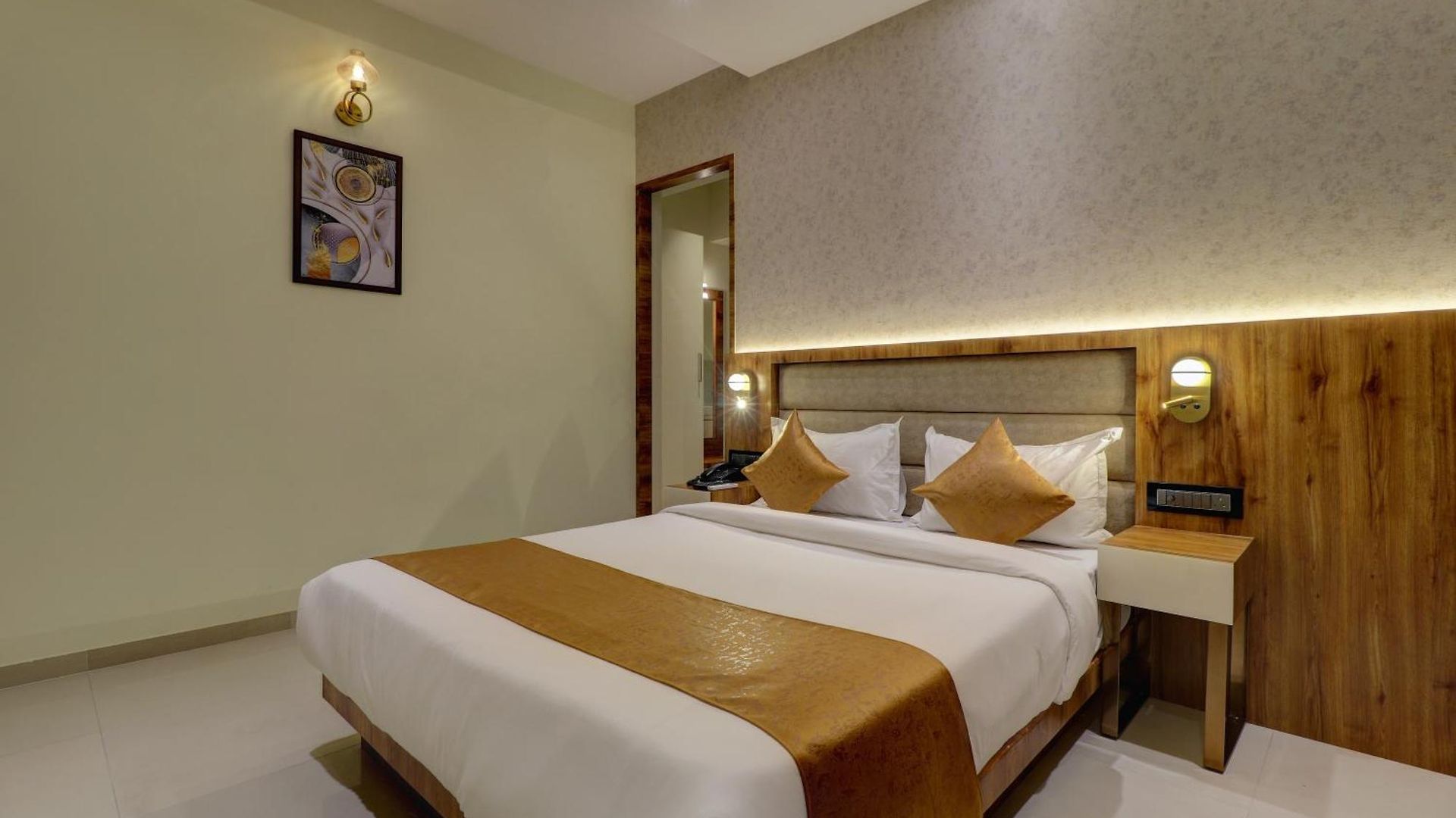 Home2 And Service Apartments, Airport * Mumbai