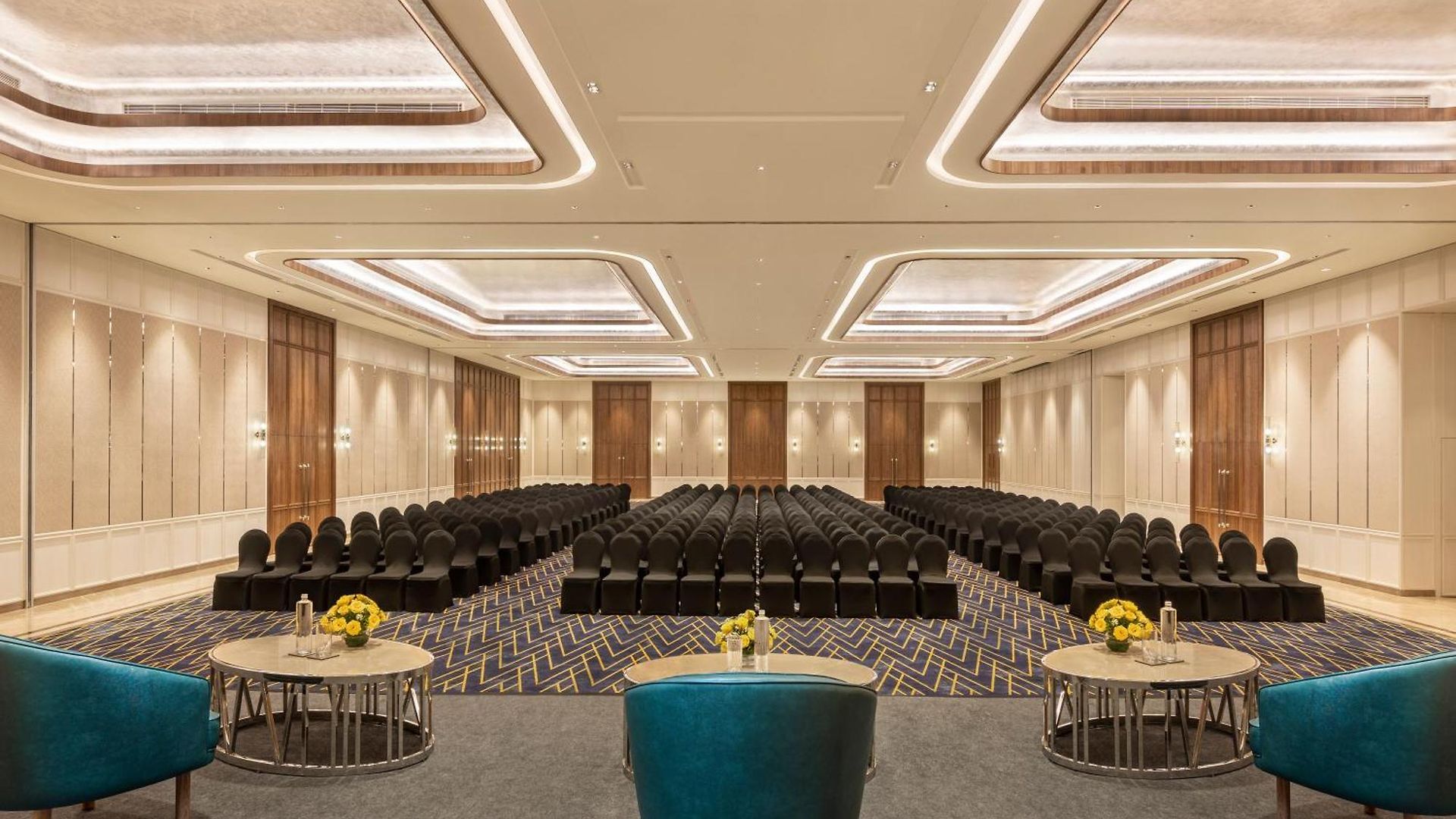 Aurika, International Airport - Luxury By Lemon Tree Hotel Mumbai