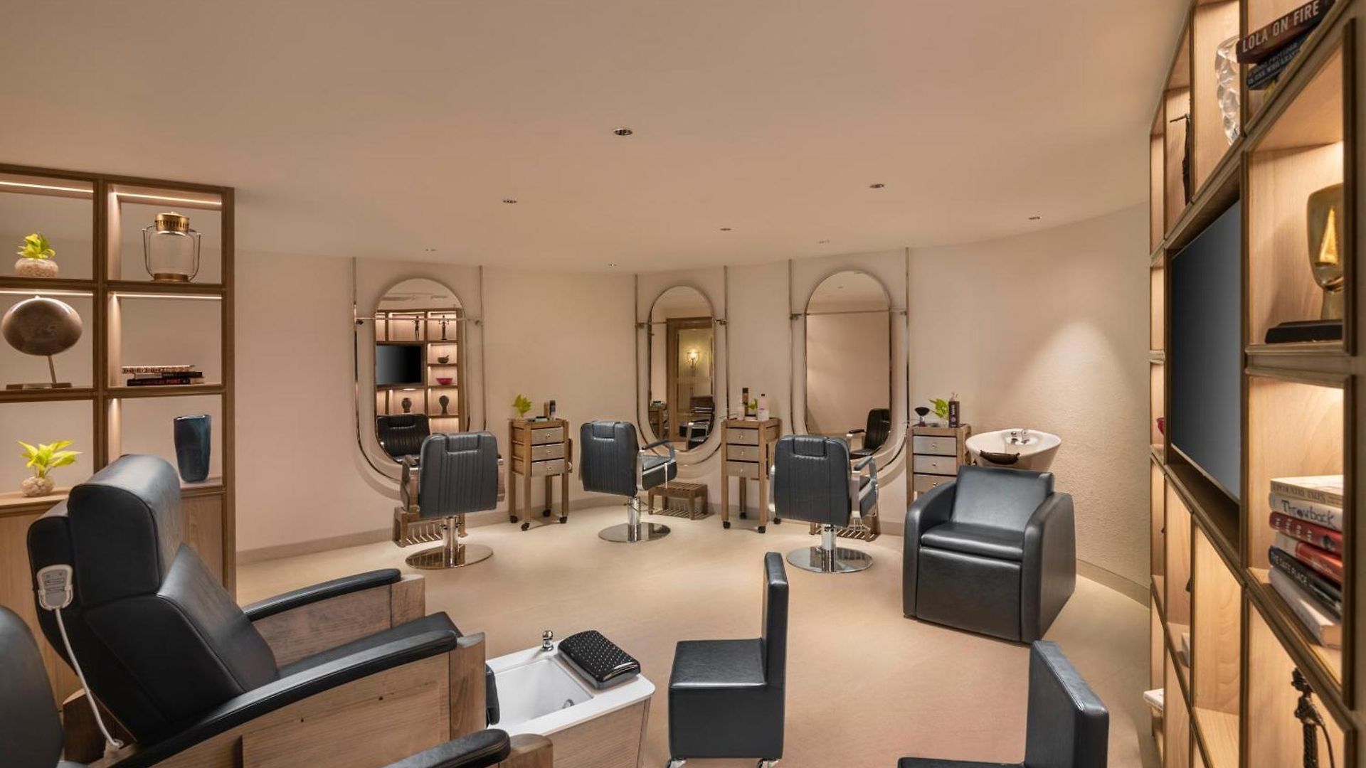Aurika, International Airport - Luxury By Lemon Tree Hotel Mumbai