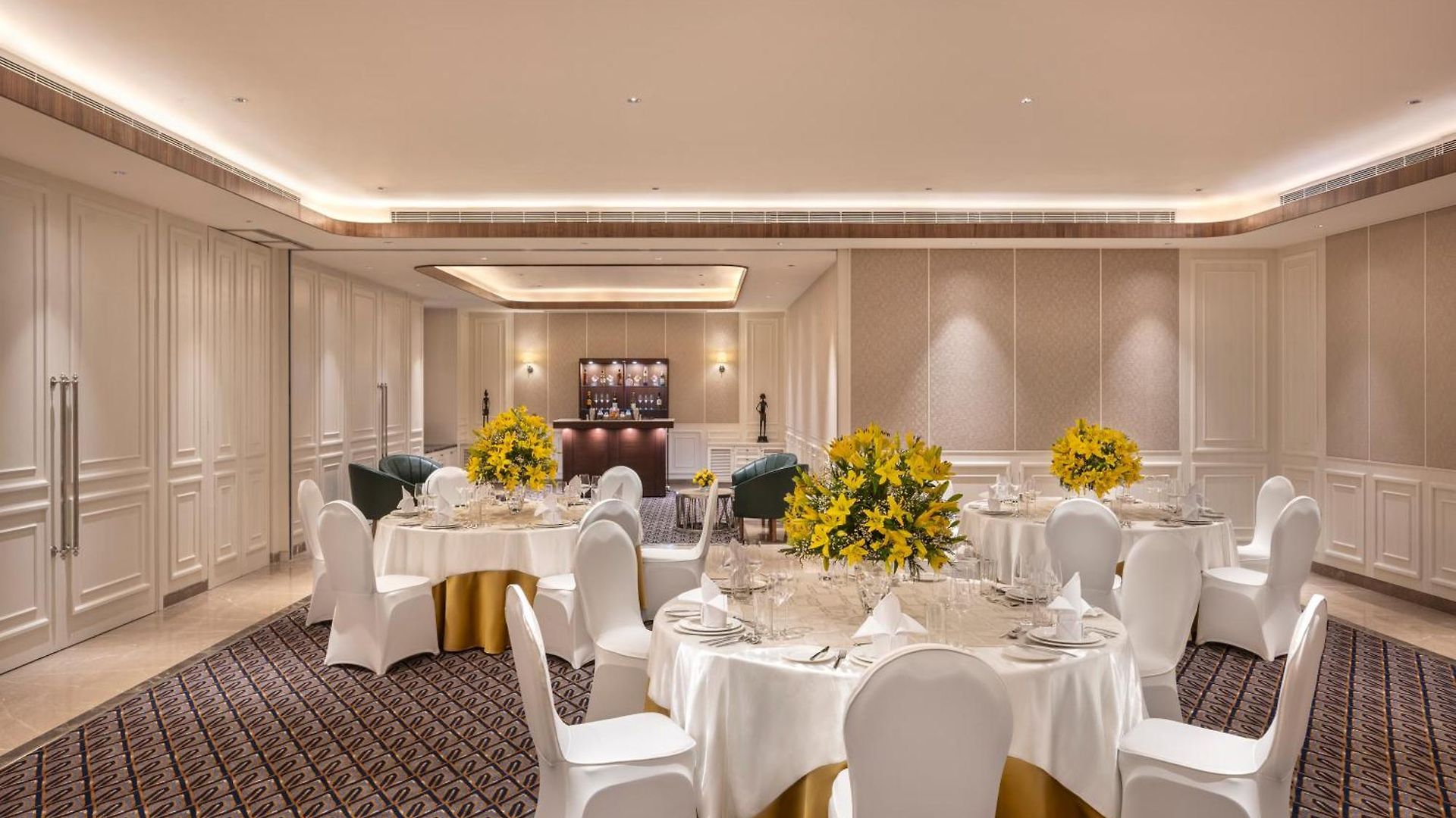 Hotel Aurika, International Airport - Luxury By Lemon Tree 5*