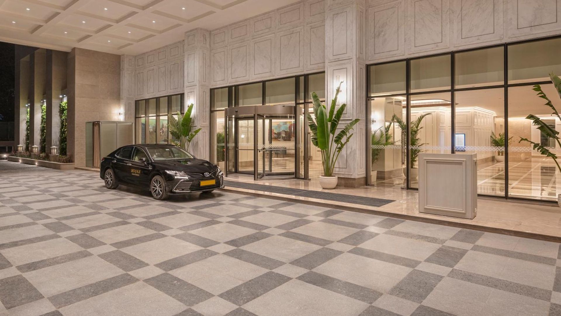 Aurika, International Airport - Luxury By Lemon Tree Hotel Mumbai