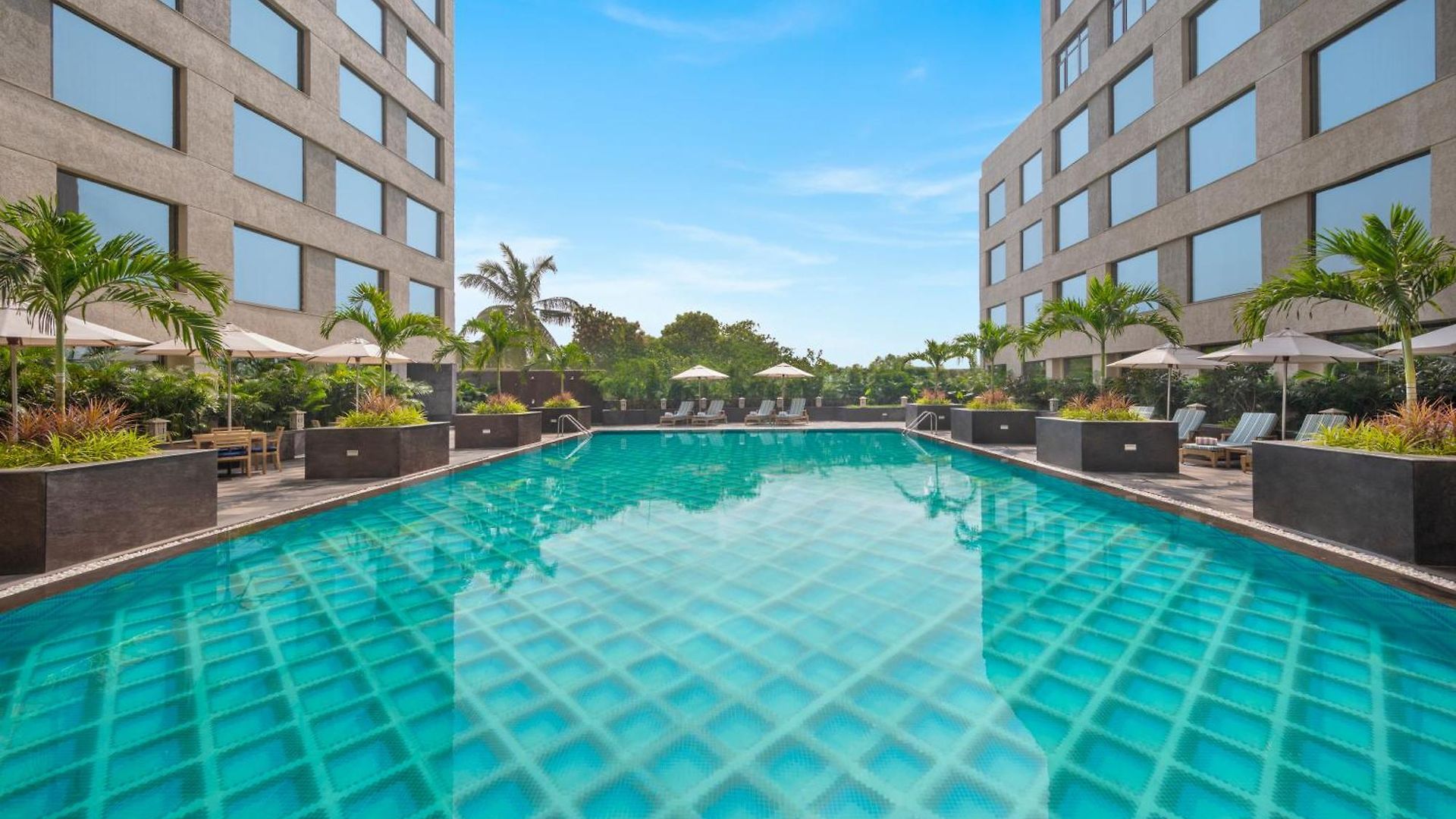 Hotel Aurika, International Airport - Luxury By Lemon Tree 5*