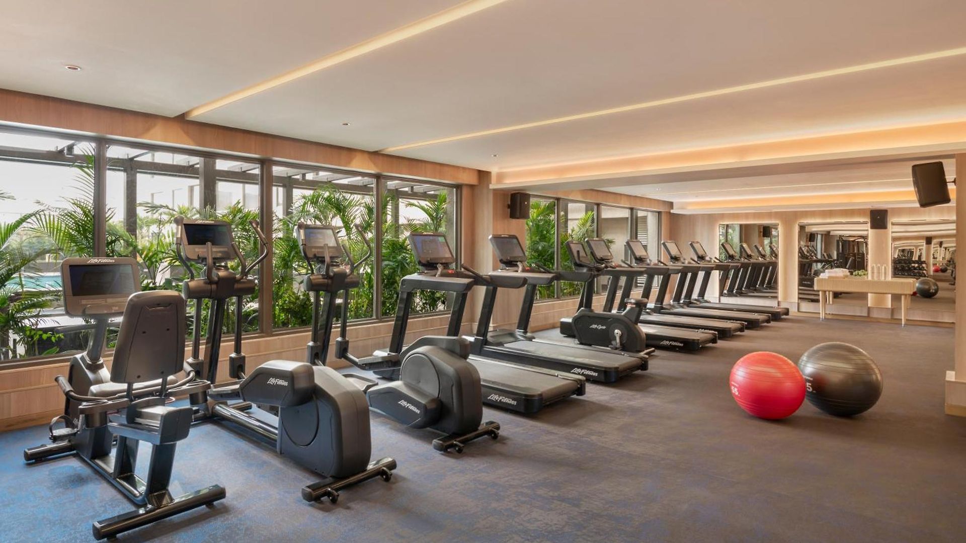 Aurika, International Airport - Luxury By Lemon Tree Hotel