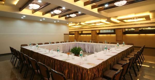 Hotel Dhiraj Mumbai