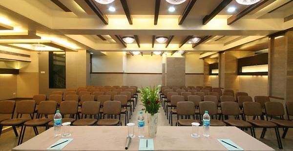 Hotel Dhiraj 3*