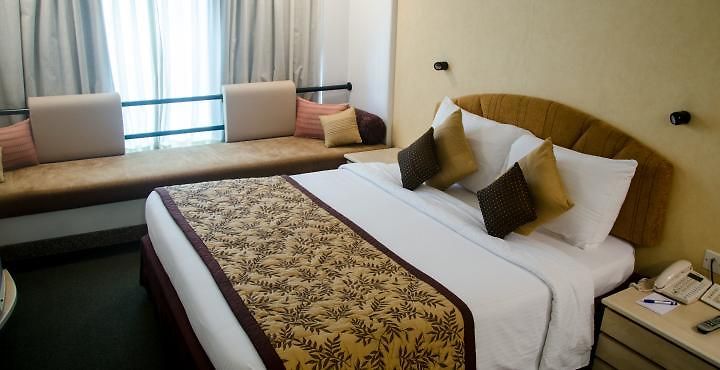 Kohinoor Continental, Airport 4*