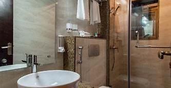 Anantha Exectuive Hotel