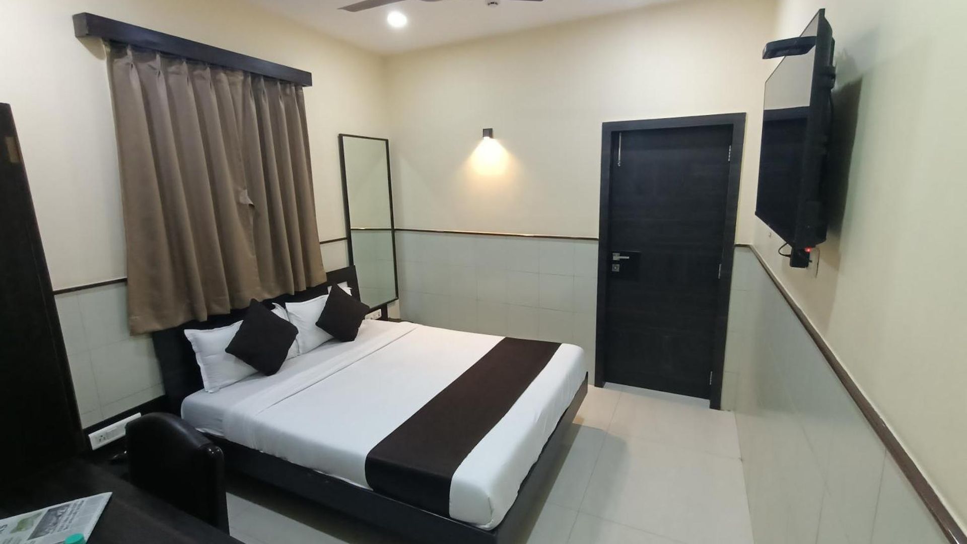 Triton Sion - Near Us Embassy - Near Bkc Hotel 2*