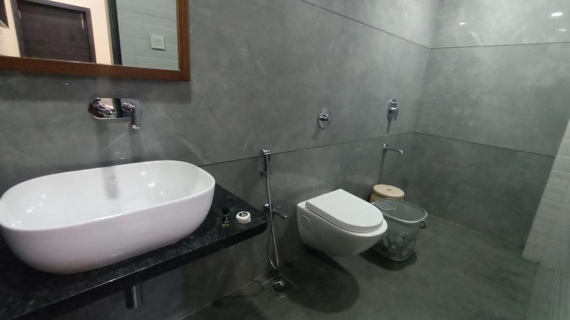 Hotel Triton Sion - Near Us Embassy - Near Bkc 2*