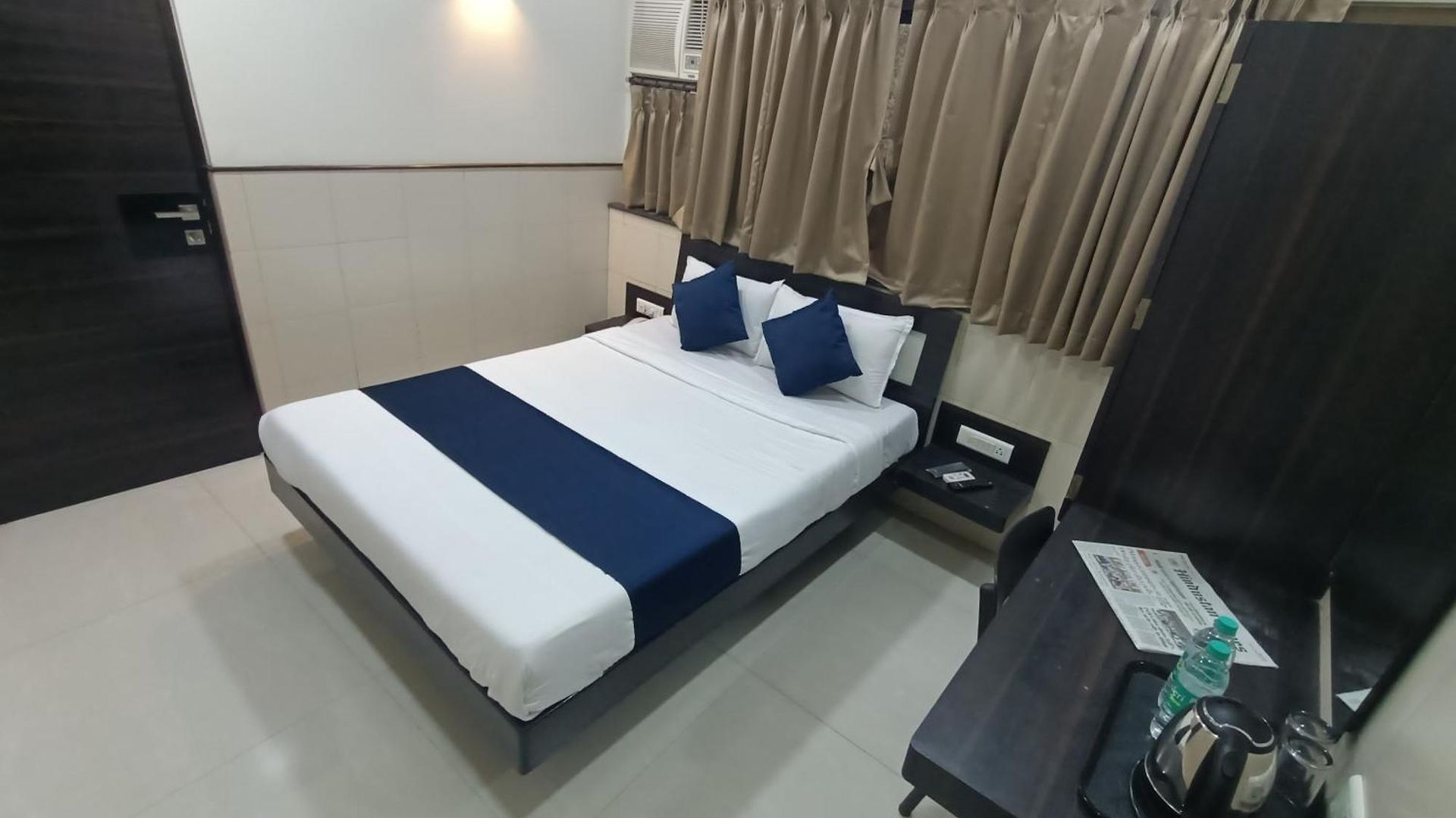 Triton Sion - Near Us Embassy - Near Bkc 2*