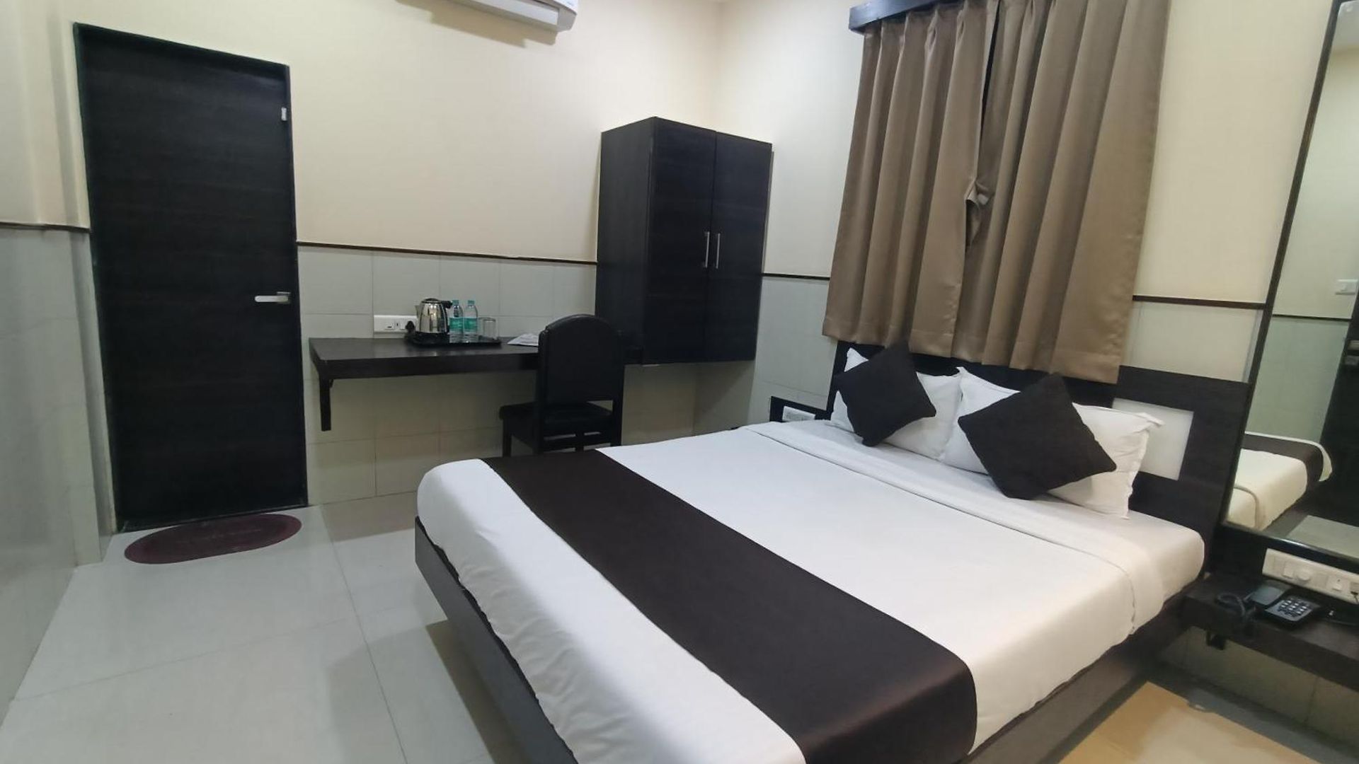 Triton Sion - Near Us Embassy - Near Bkc