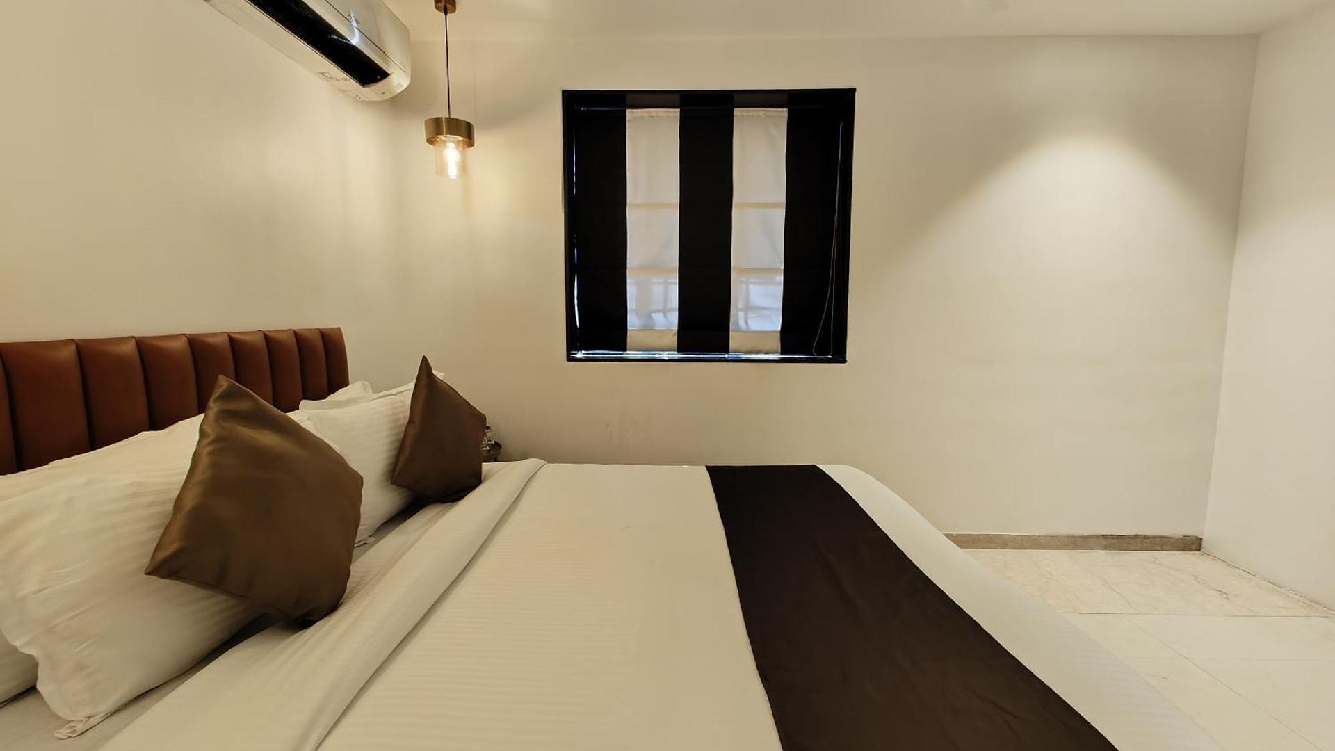The Majlis - Colaba