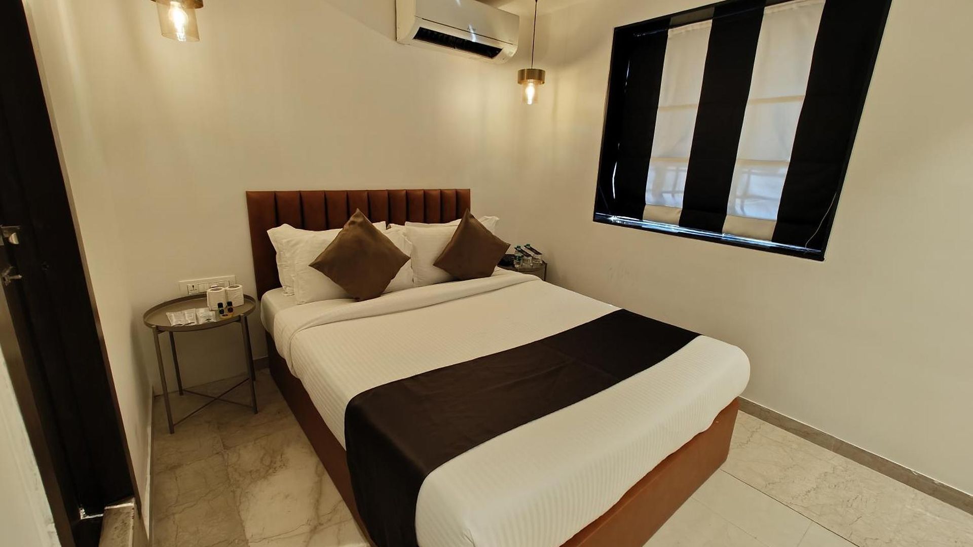 The Majlis - Colaba 3*
