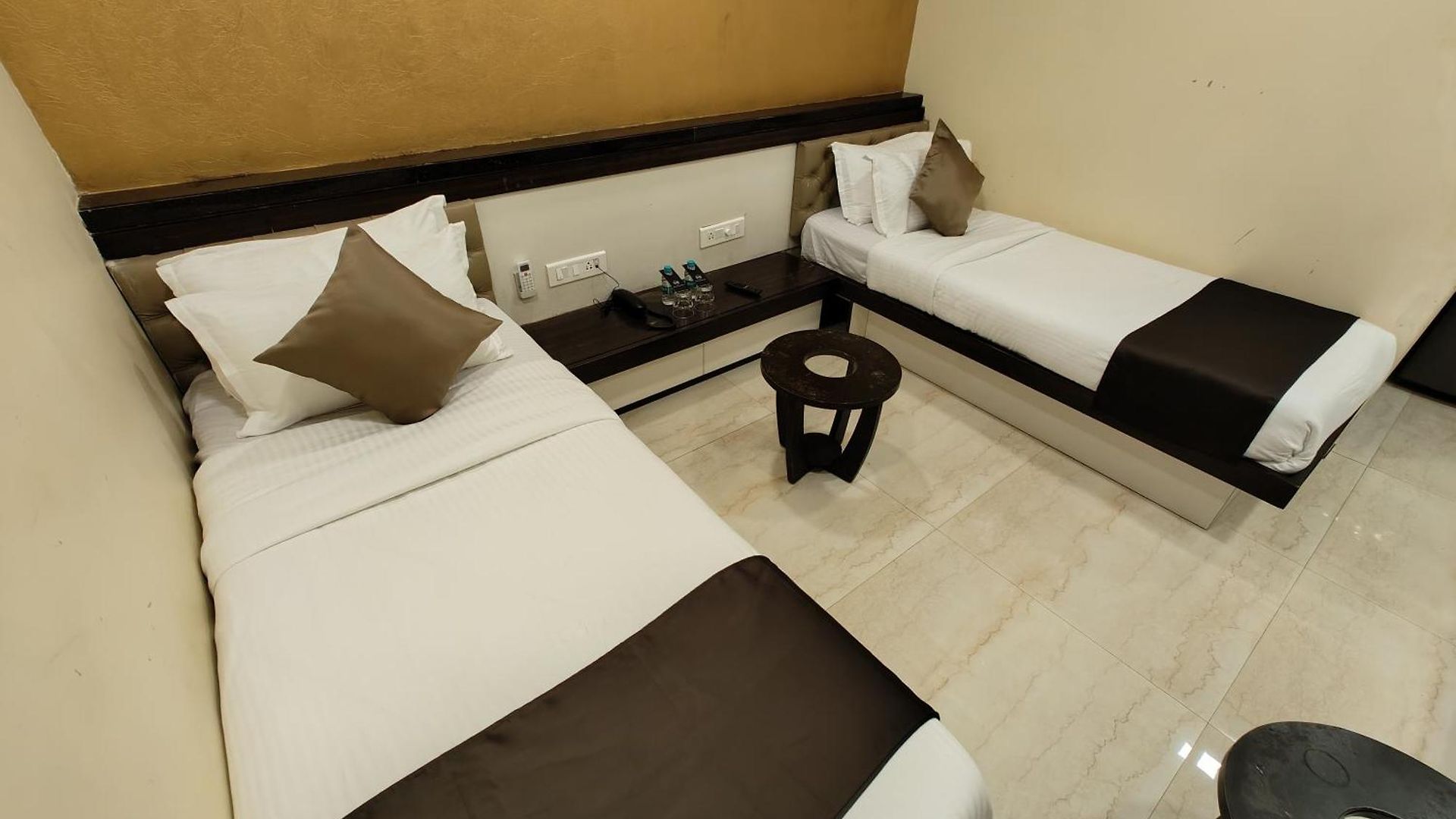 The Majlis - Colaba Hotel Mumbai