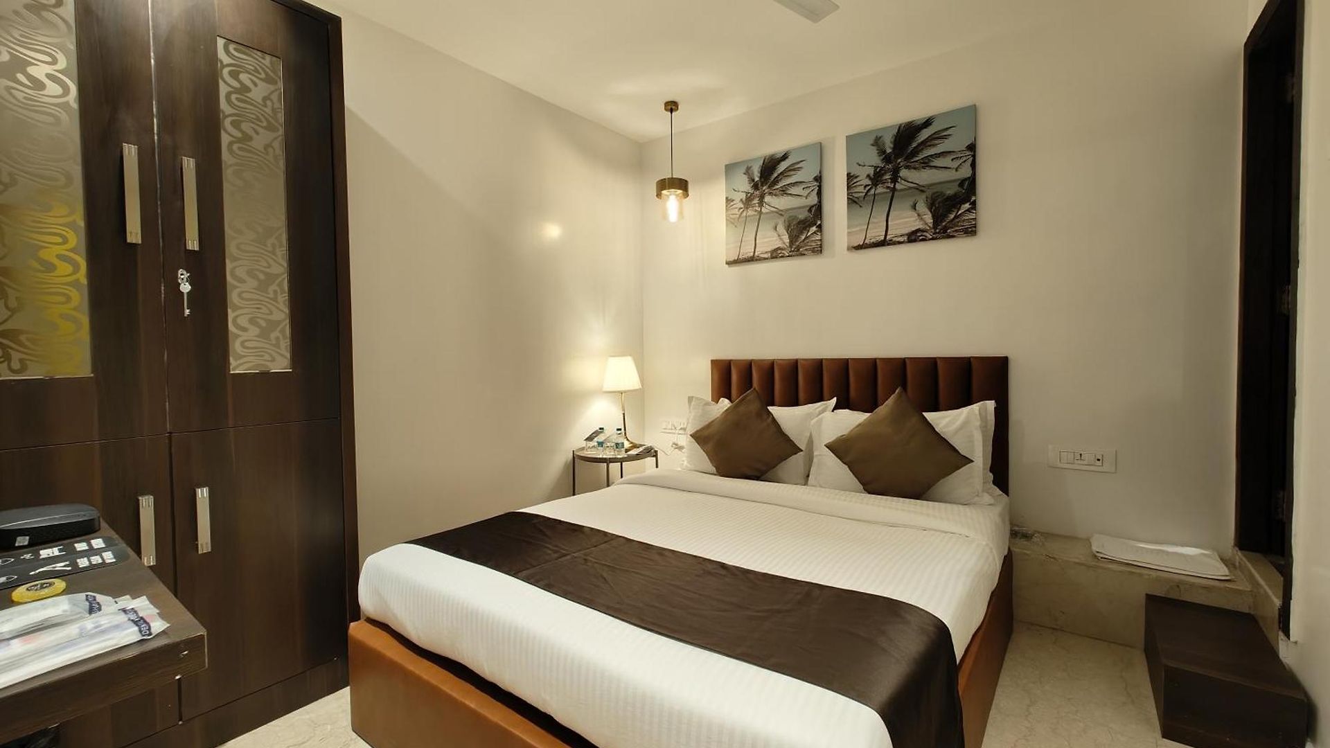 The Majlis - Colaba Hotel 3*