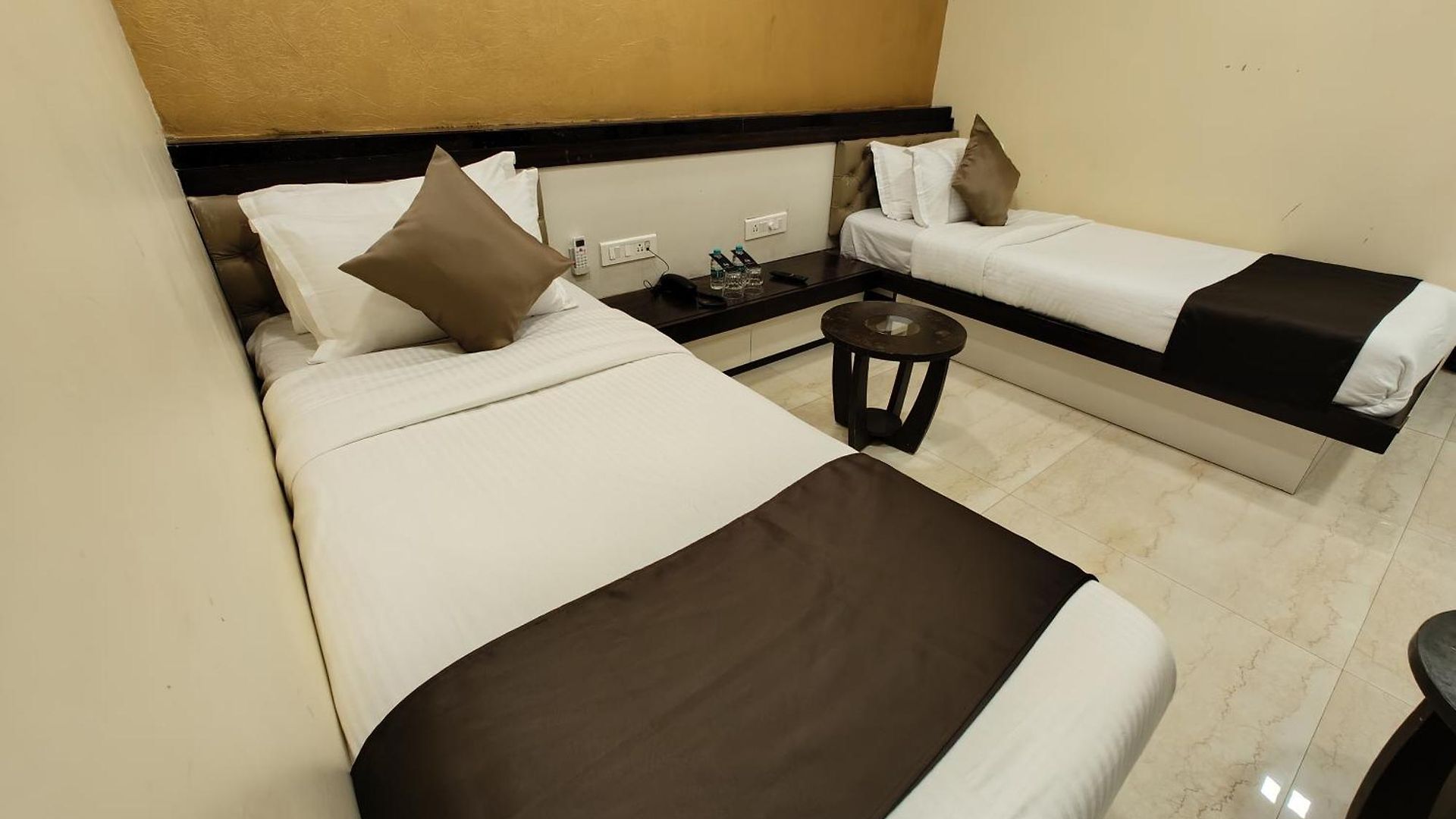 The Majlis - Colaba 3* Mumbai