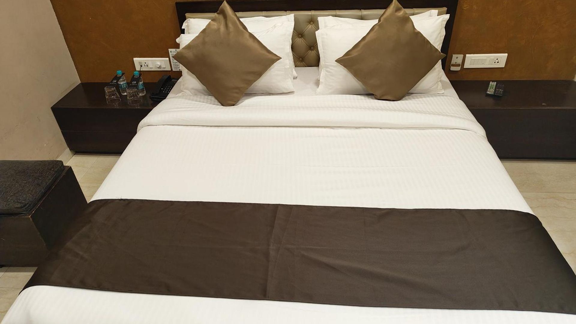 The Majlis - Colaba 3*